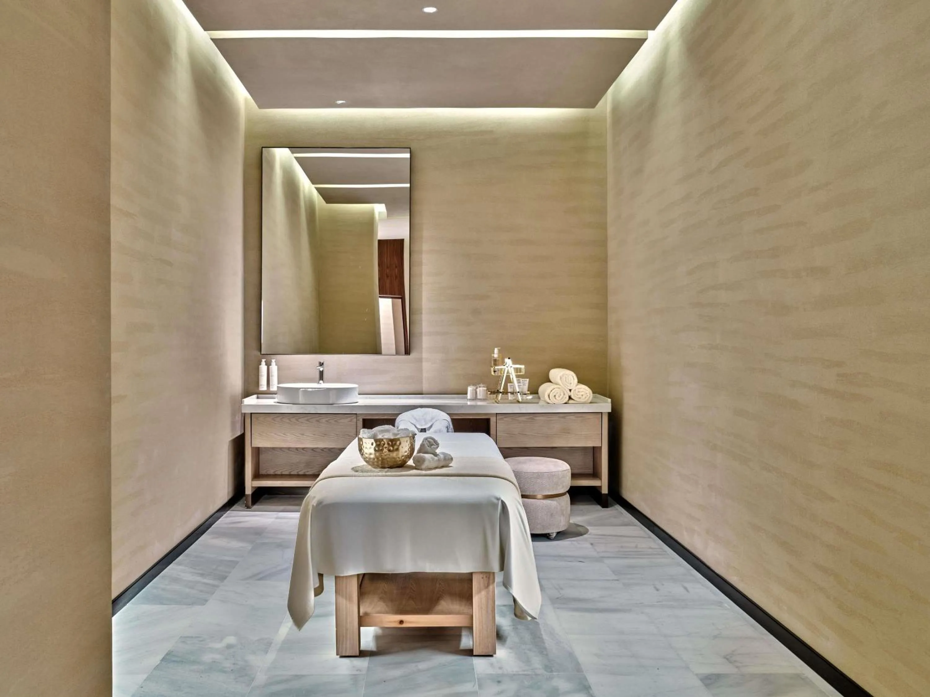 Lounge or bar in Swissotel Tashkent