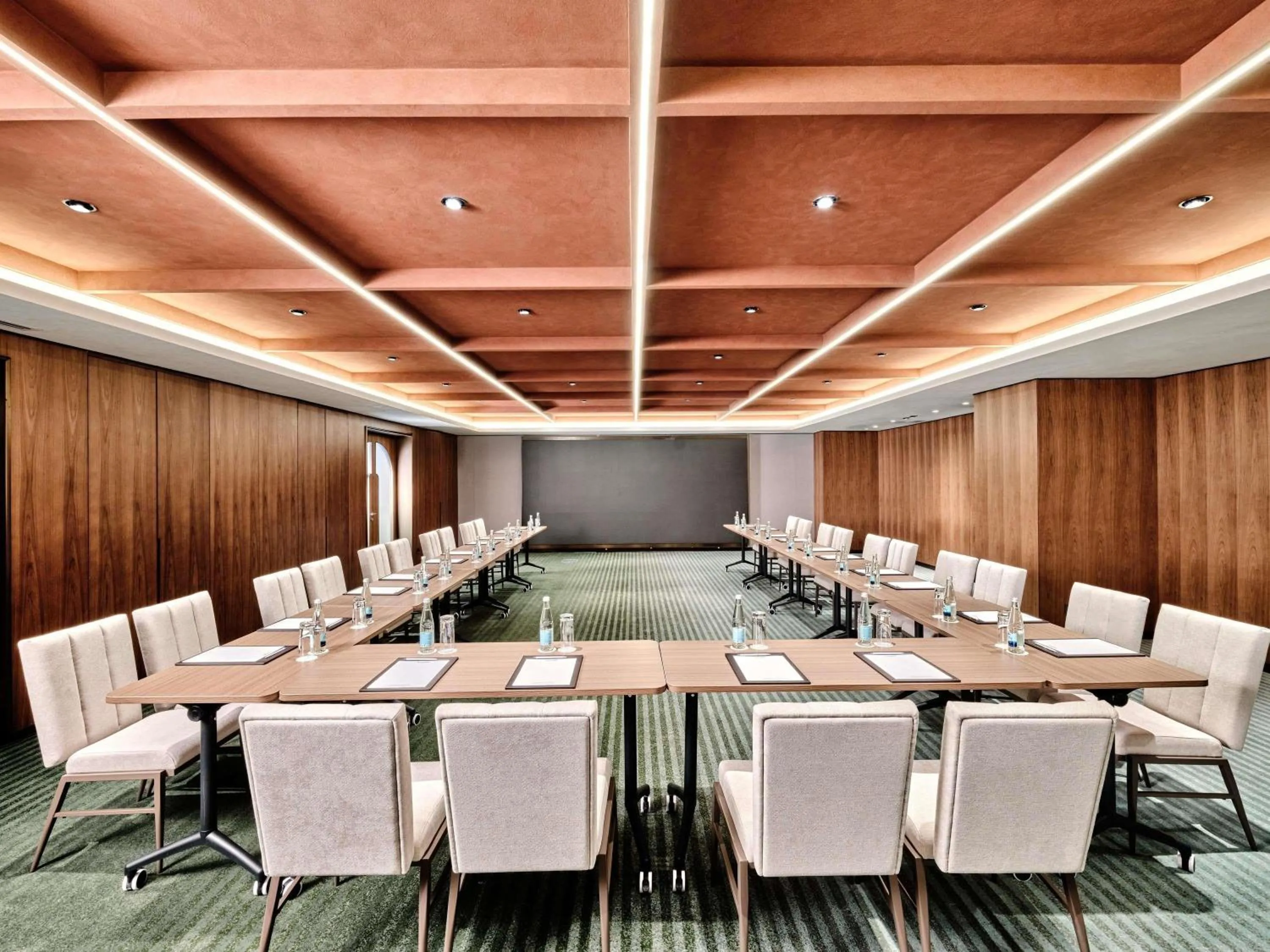 Meeting/conference room in Swissotel Tashkent