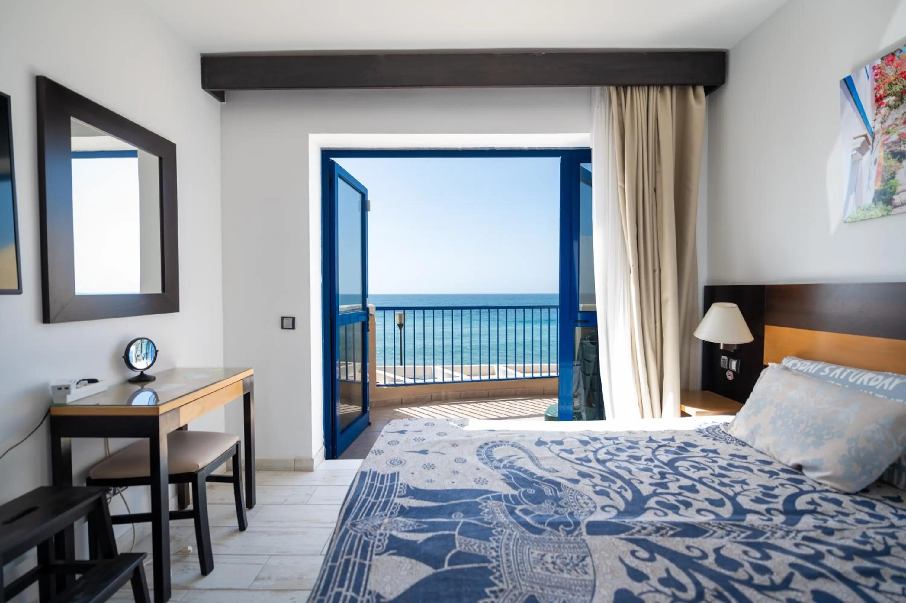 Bedroom, Bed in Apartamentos Playa Feliz