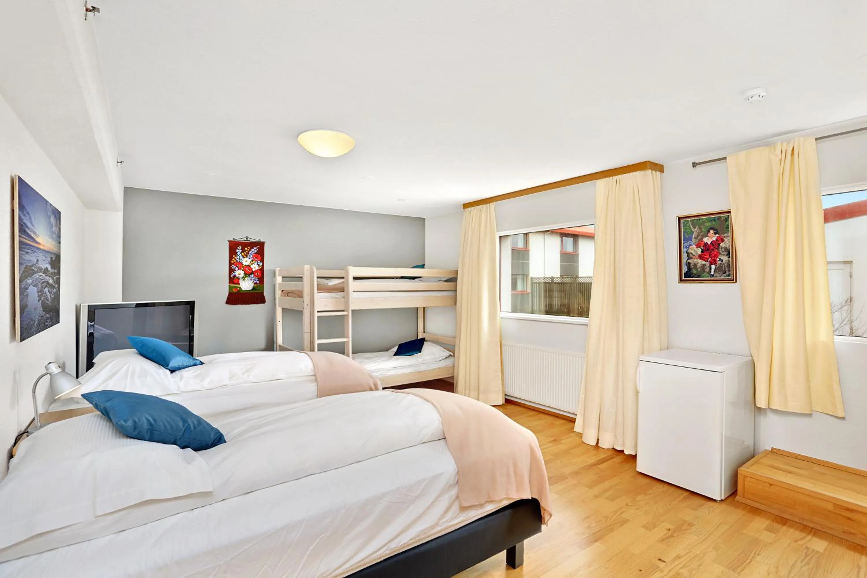 Bed in Eldey Airport Hotel