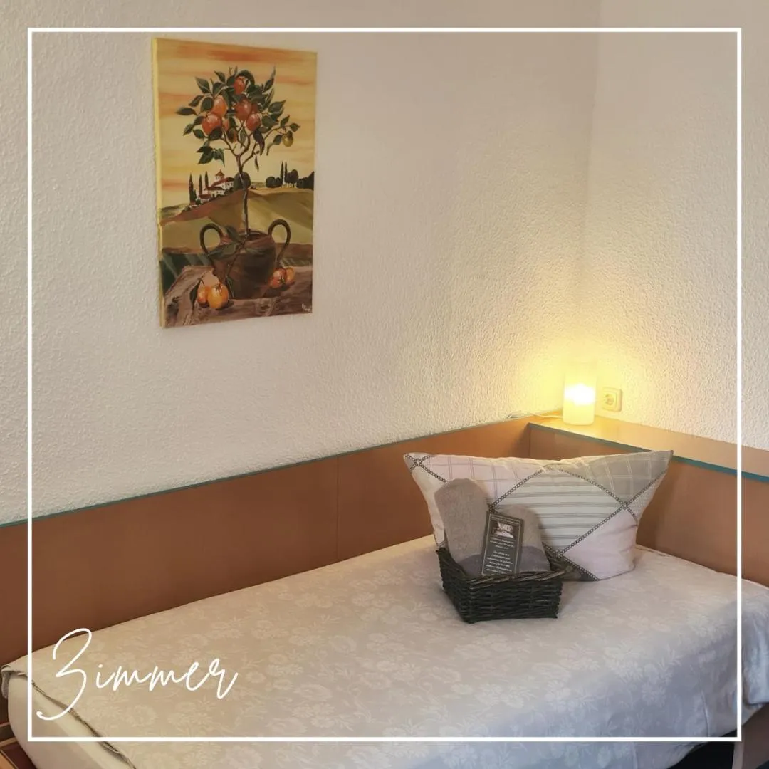 Photo of the whole room, Bed in Marktbrauerei B&B - das Frühstückshotel in Bad Lobenstein