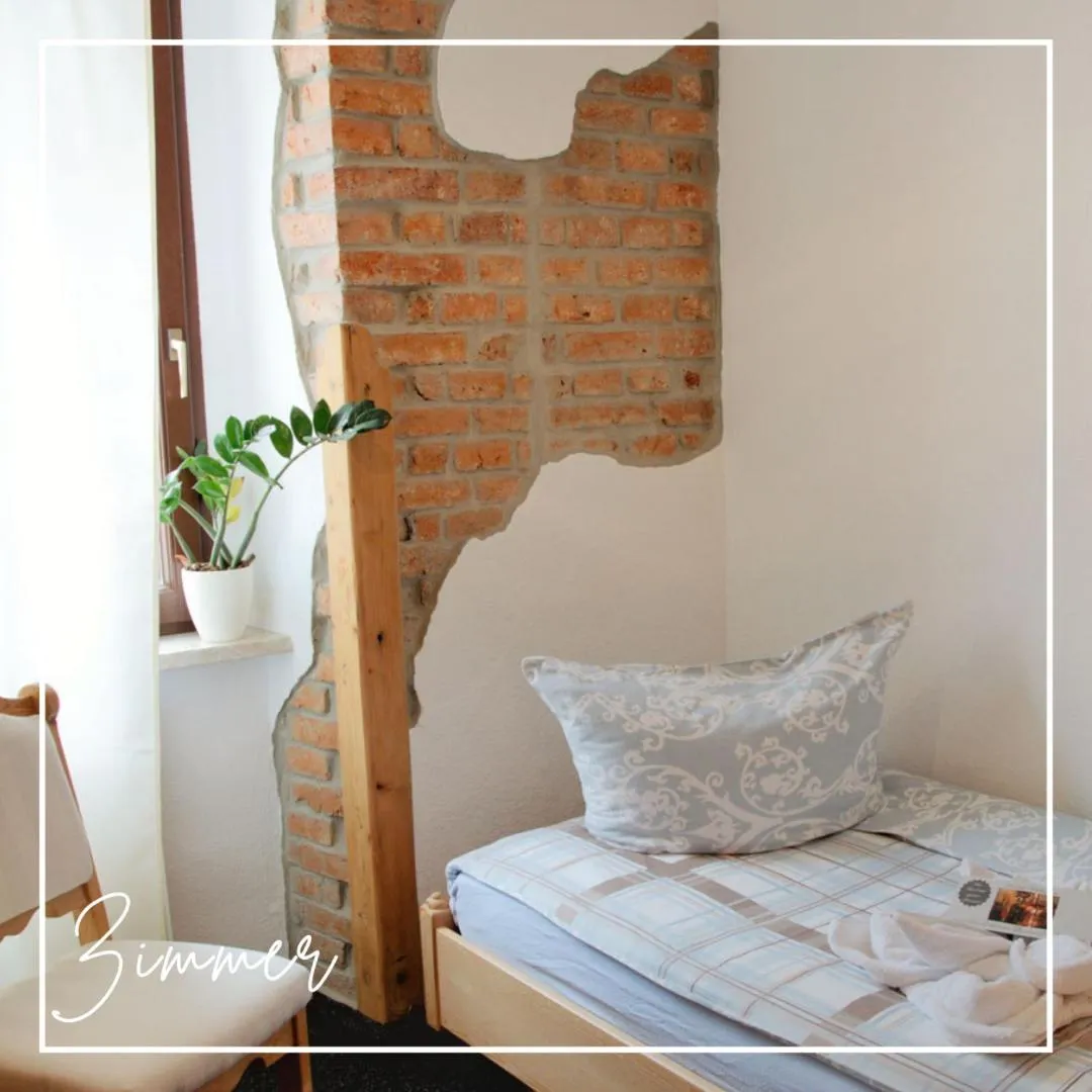 Photo of the whole room, Bed in Marktbrauerei B&B - das Frühstückshotel in Bad Lobenstein