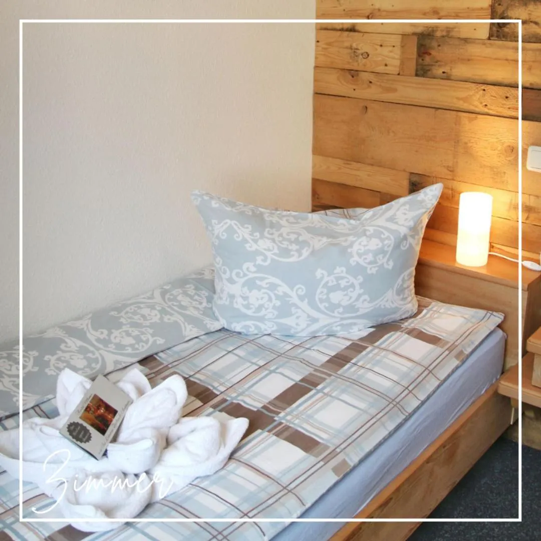 Photo of the whole room, Bed in Marktbrauerei B&B - das Frühstückshotel in Bad Lobenstein