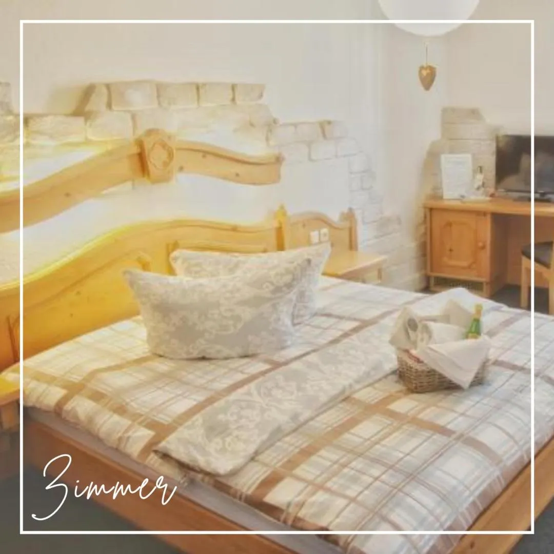 Photo of the whole room, Bed in Marktbrauerei B&B - das Frühstückshotel in Bad Lobenstein