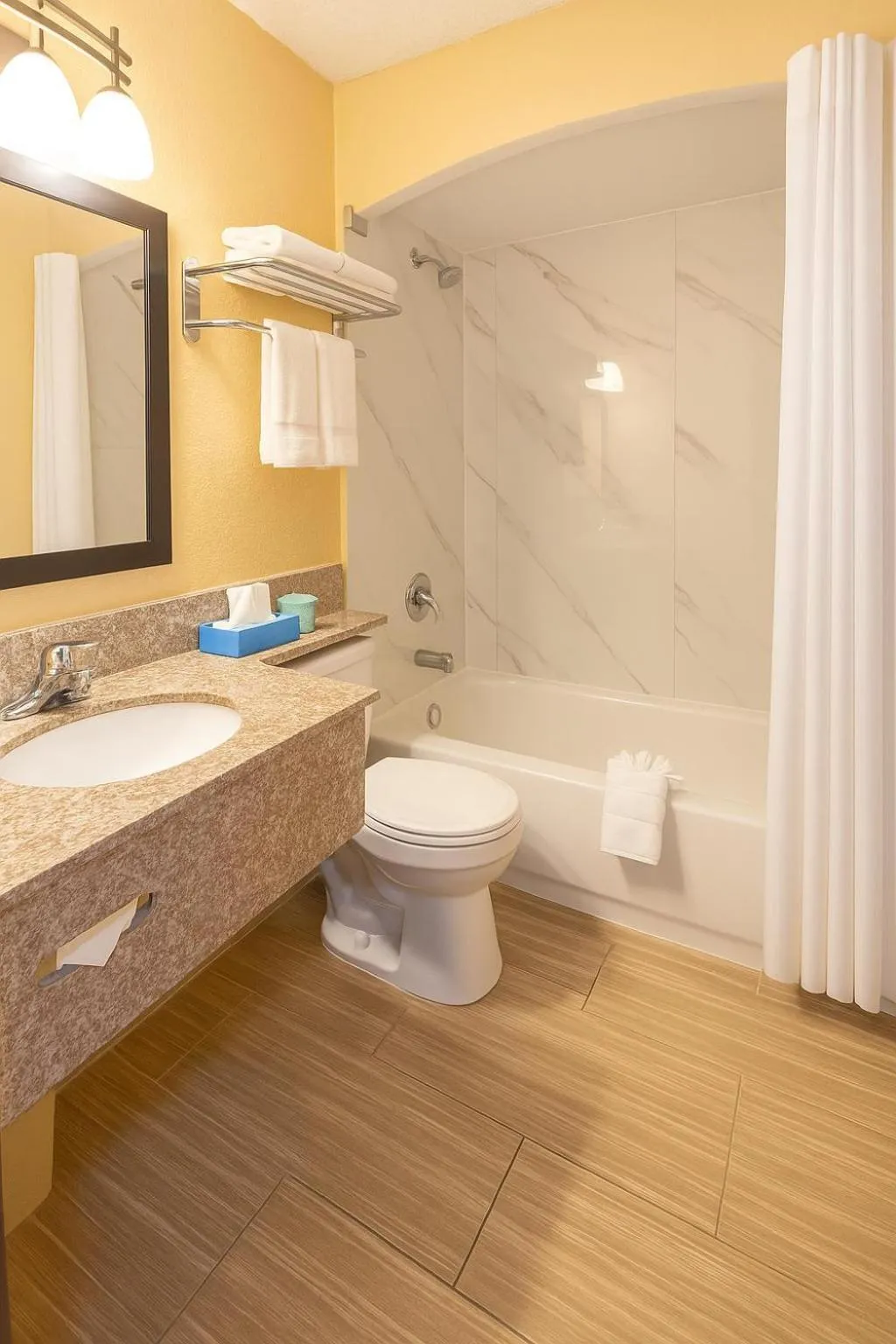 Travelodge by Wyndham Muskegon