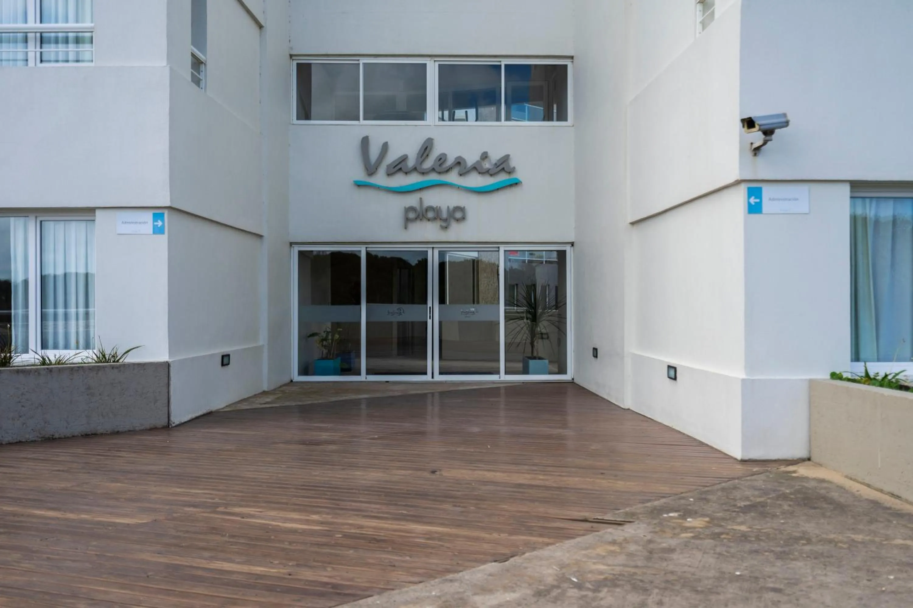 Facade/entrance in Valeria Playa Apart