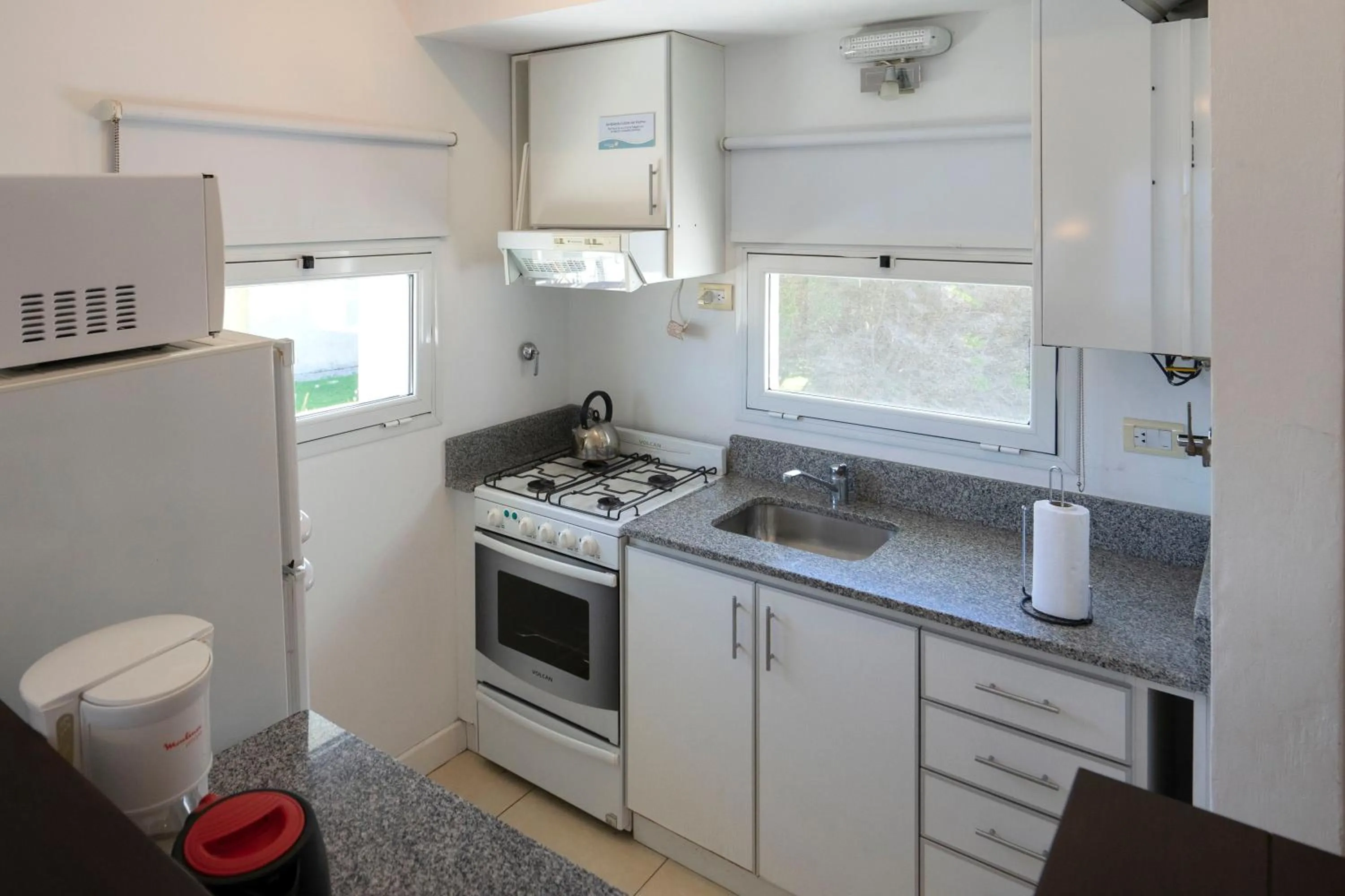 Kitchen or kitchenette in Valeria Playa Apart