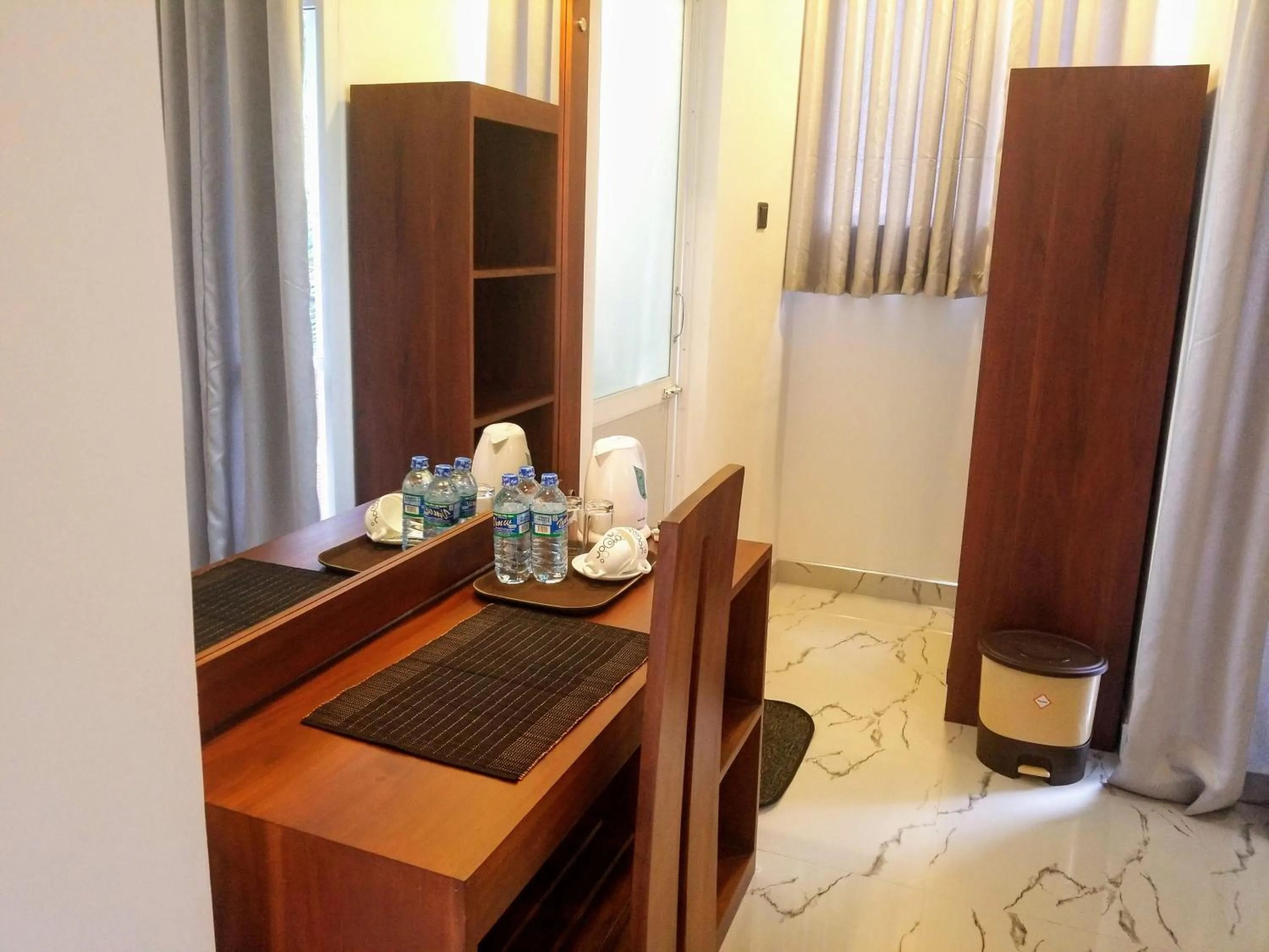 Coffee/tea facilities in Queens mount