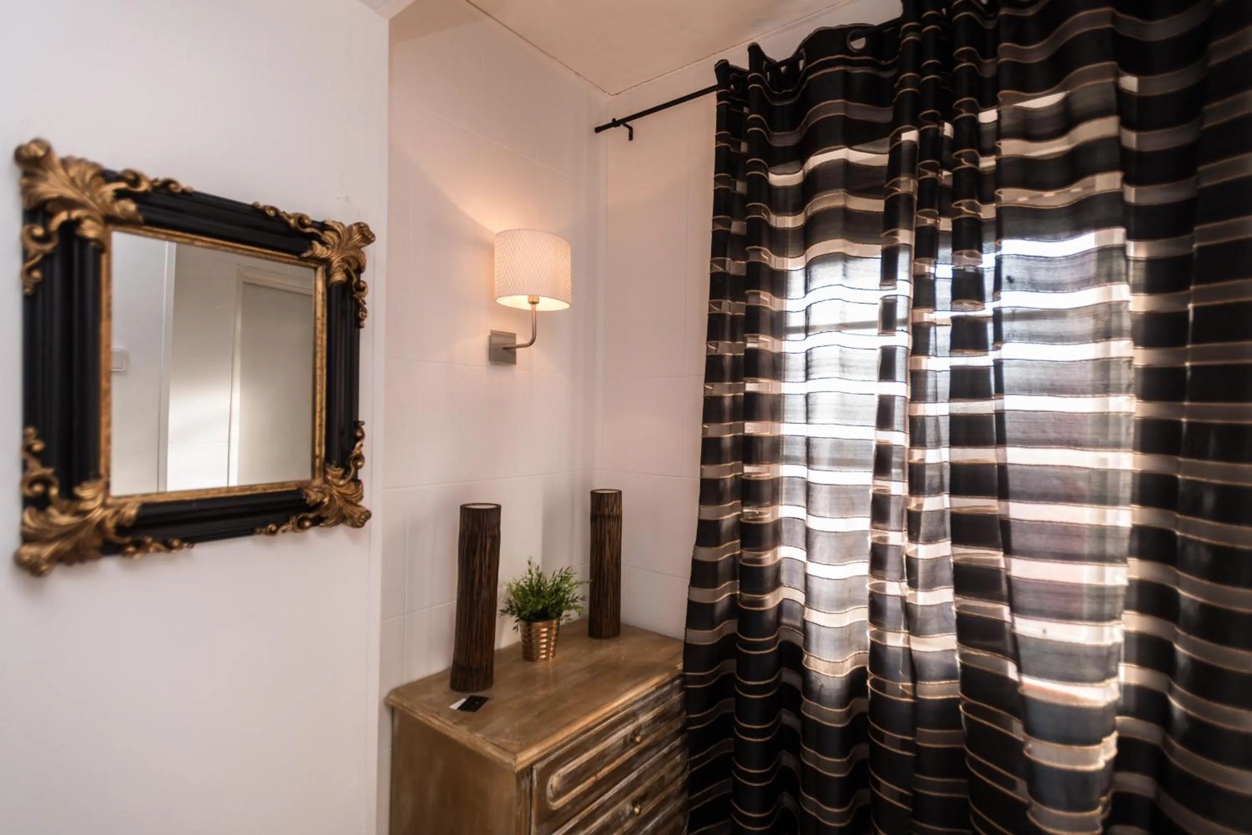 Decorative detail in V Dinastia