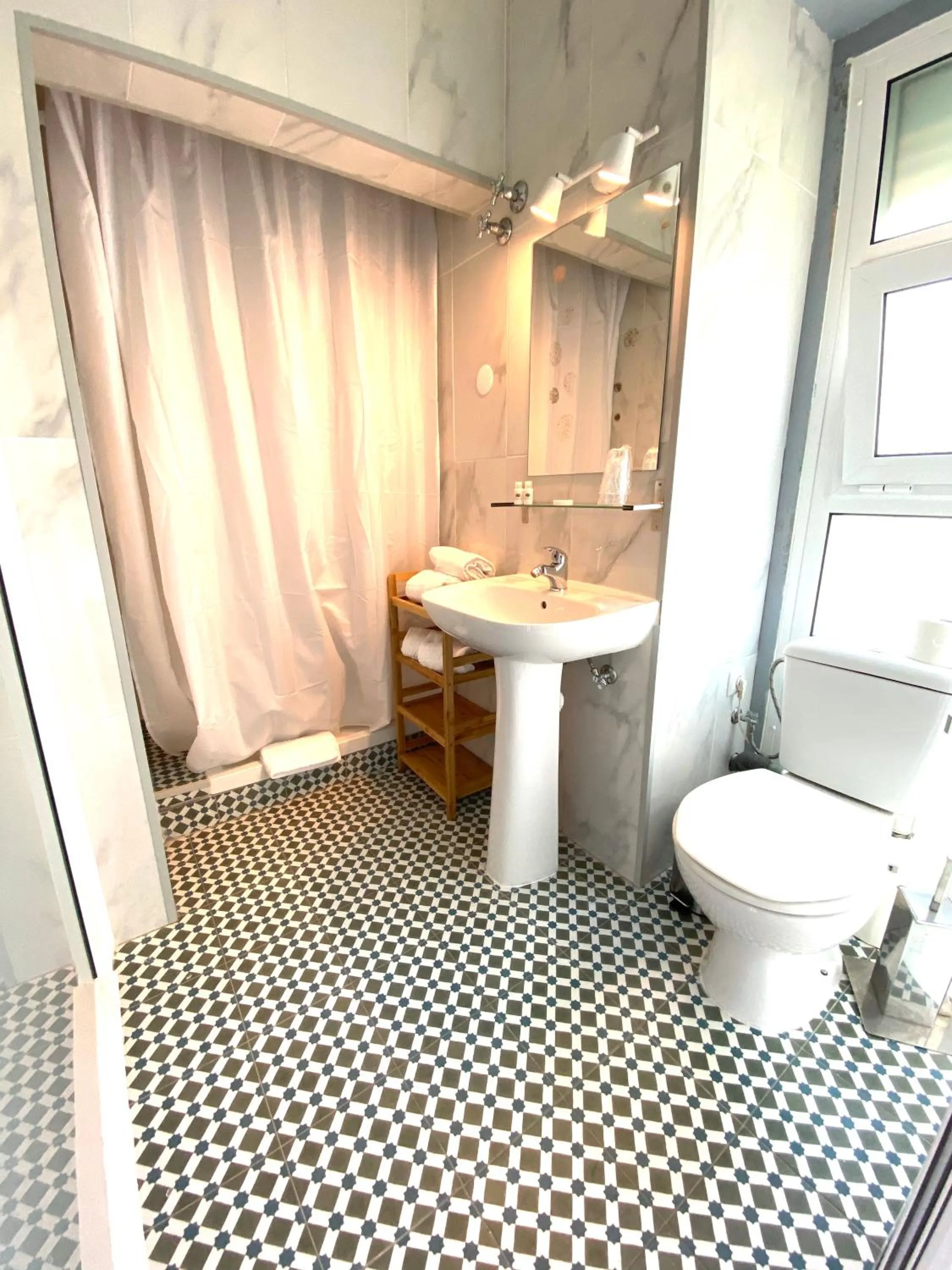 Bathroom in V Dinastia