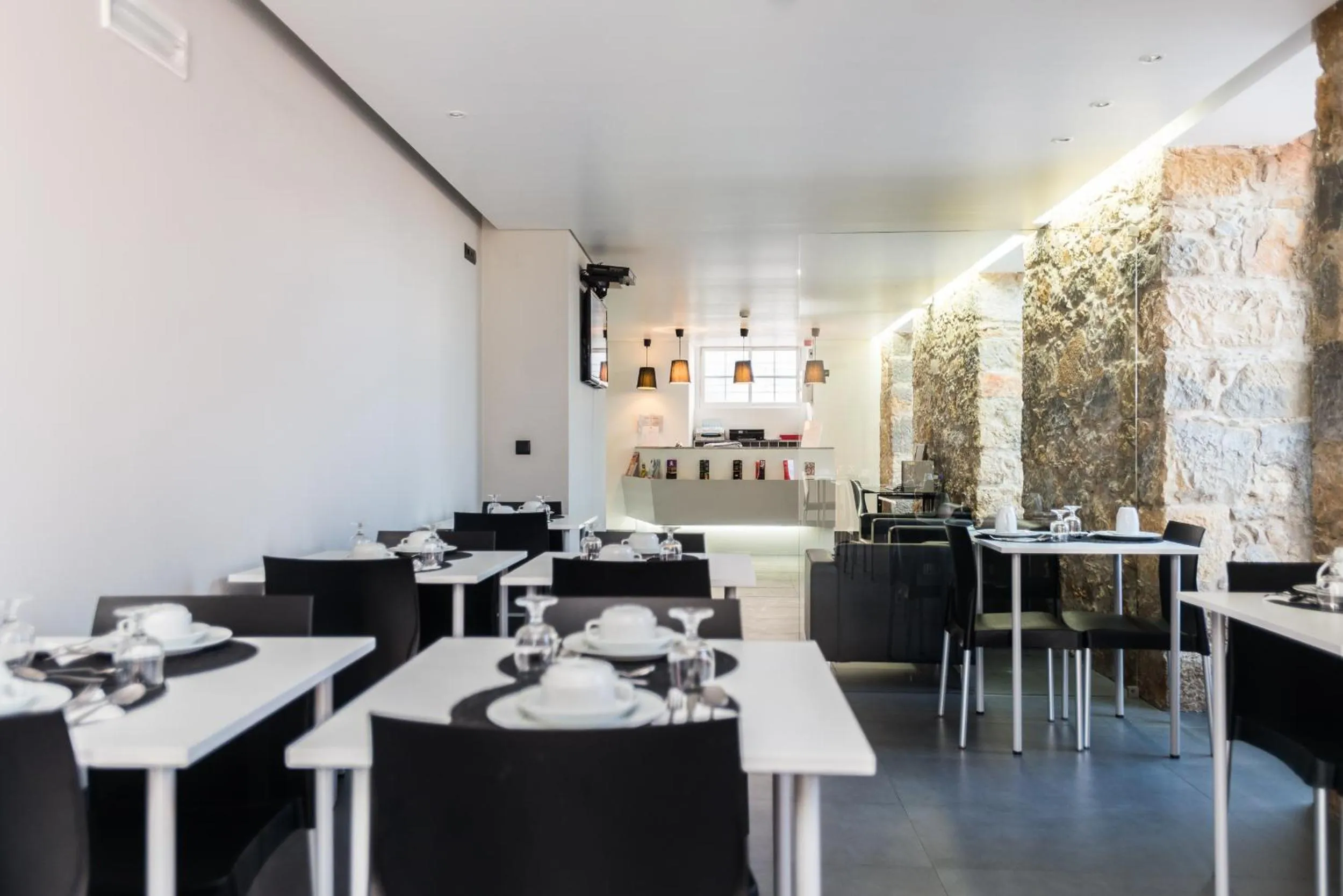 Restaurant/places to eat in V Dinastia