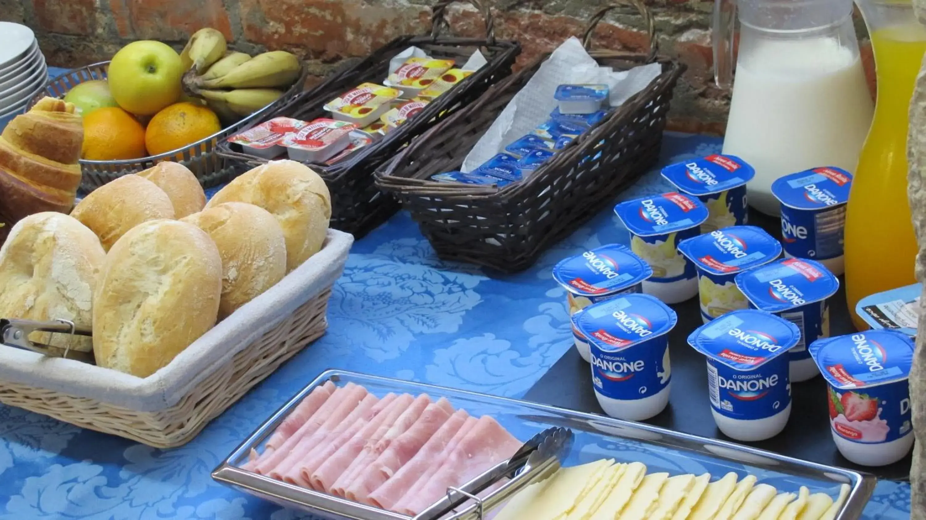 Restaurant/places to eat in V Dinastia Restaurant/places to eat in V Dinastia