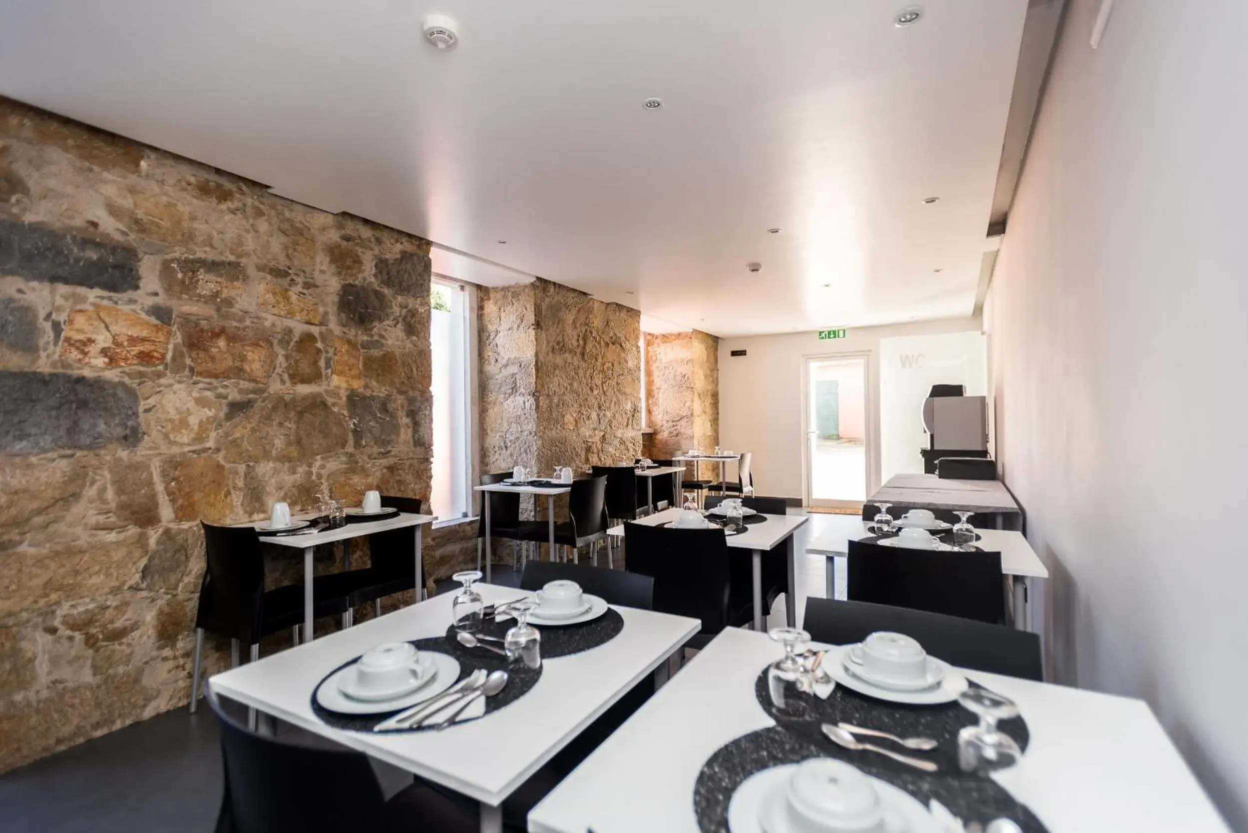 Restaurant/places to eat in V Dinastia Restaurant/places to eat in V Dinastia