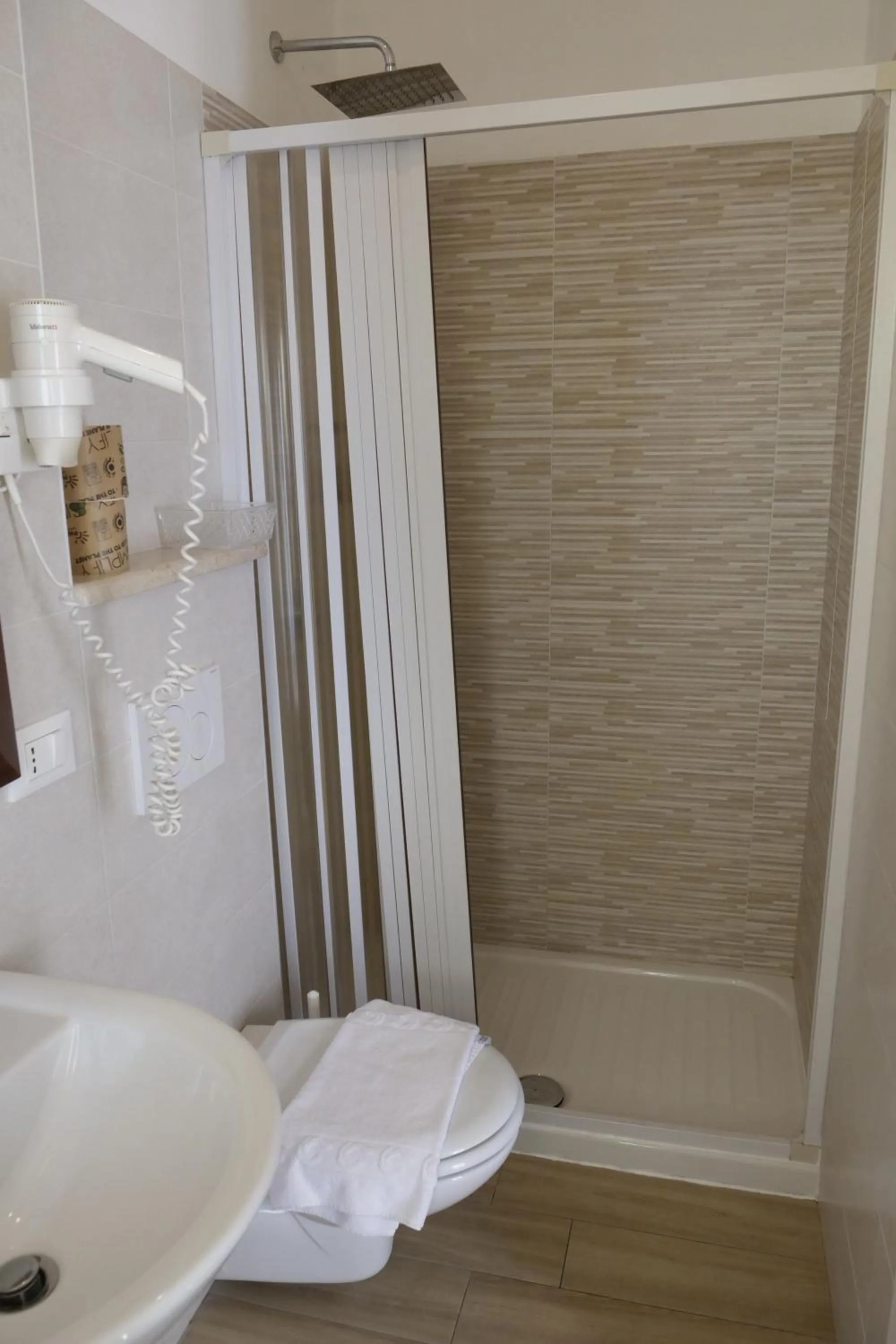 Shower in Hotel Elios Tao