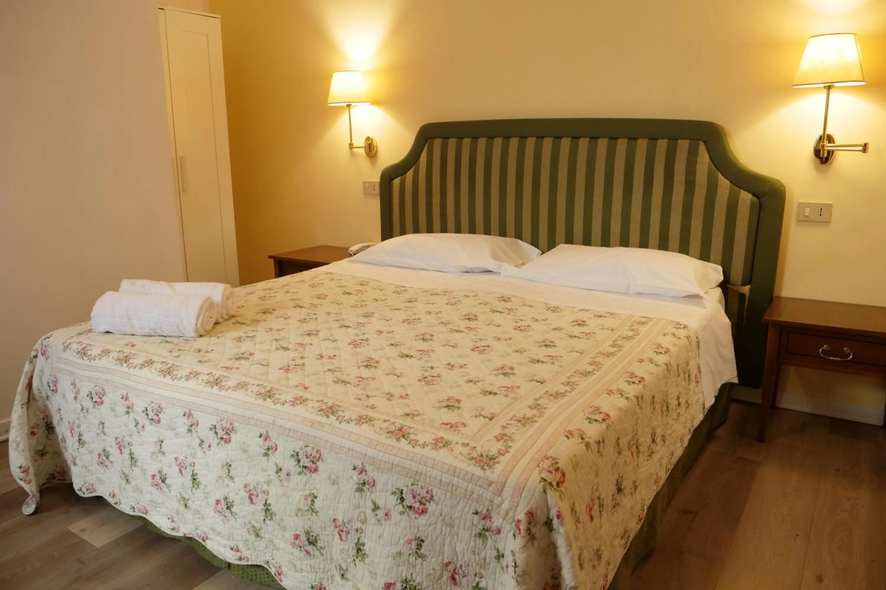 Bedroom, Bed in Hotel Elios Tao