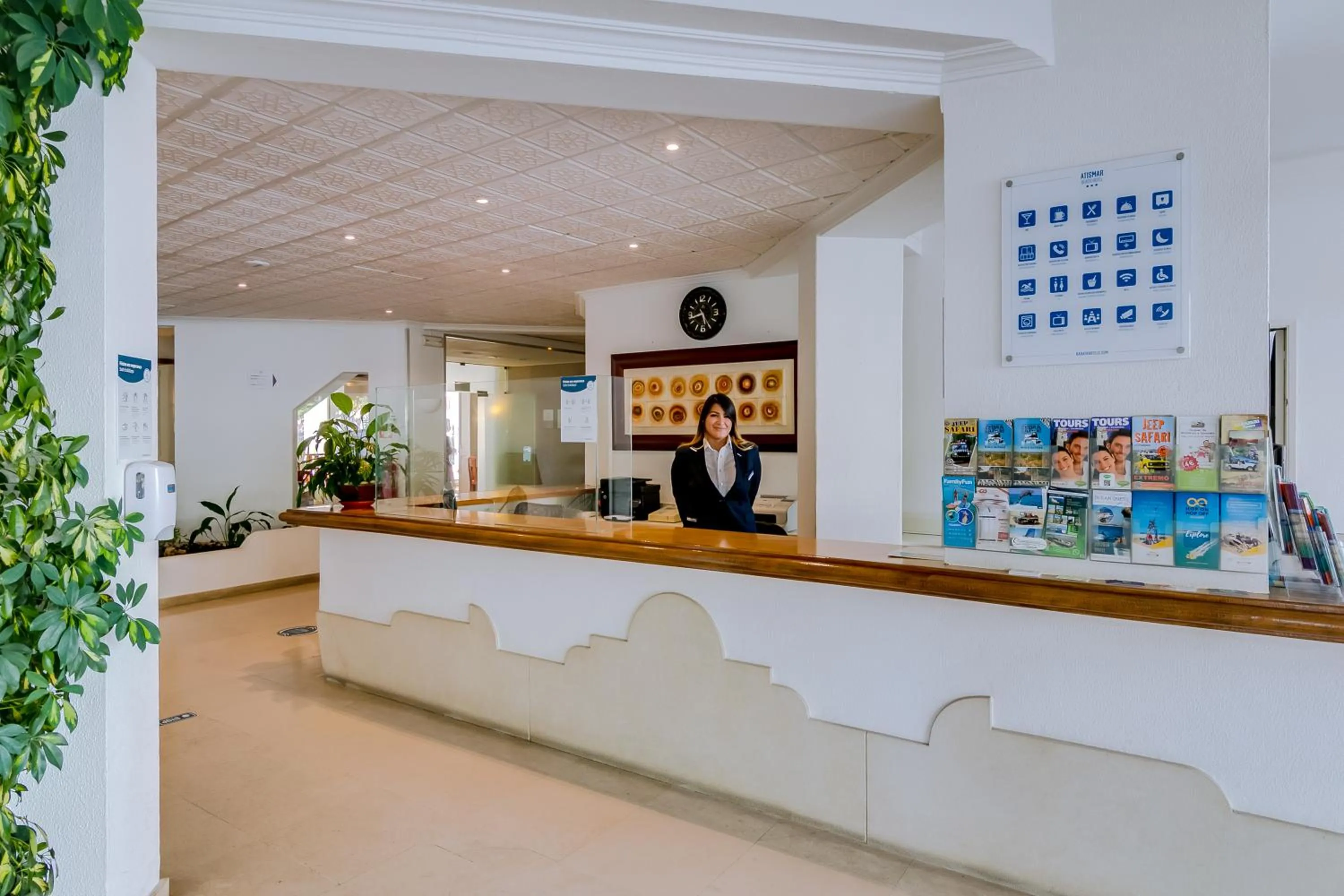 Lobby or reception in Hotel Atismar