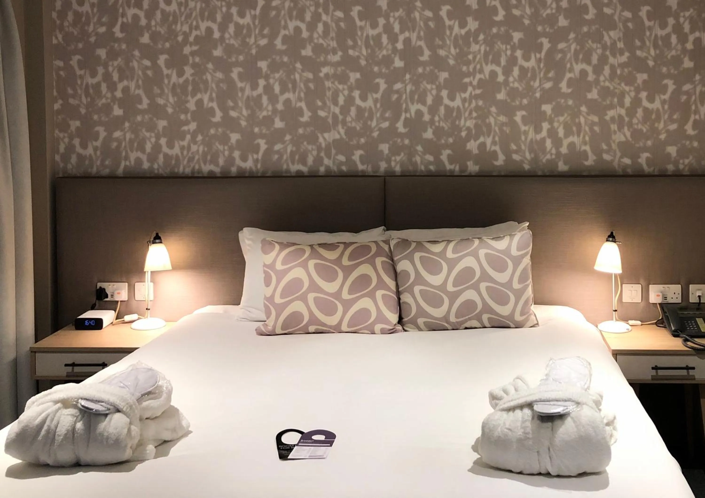 Bedroom, Bed in Edgbaston Park Hotel Birmingham