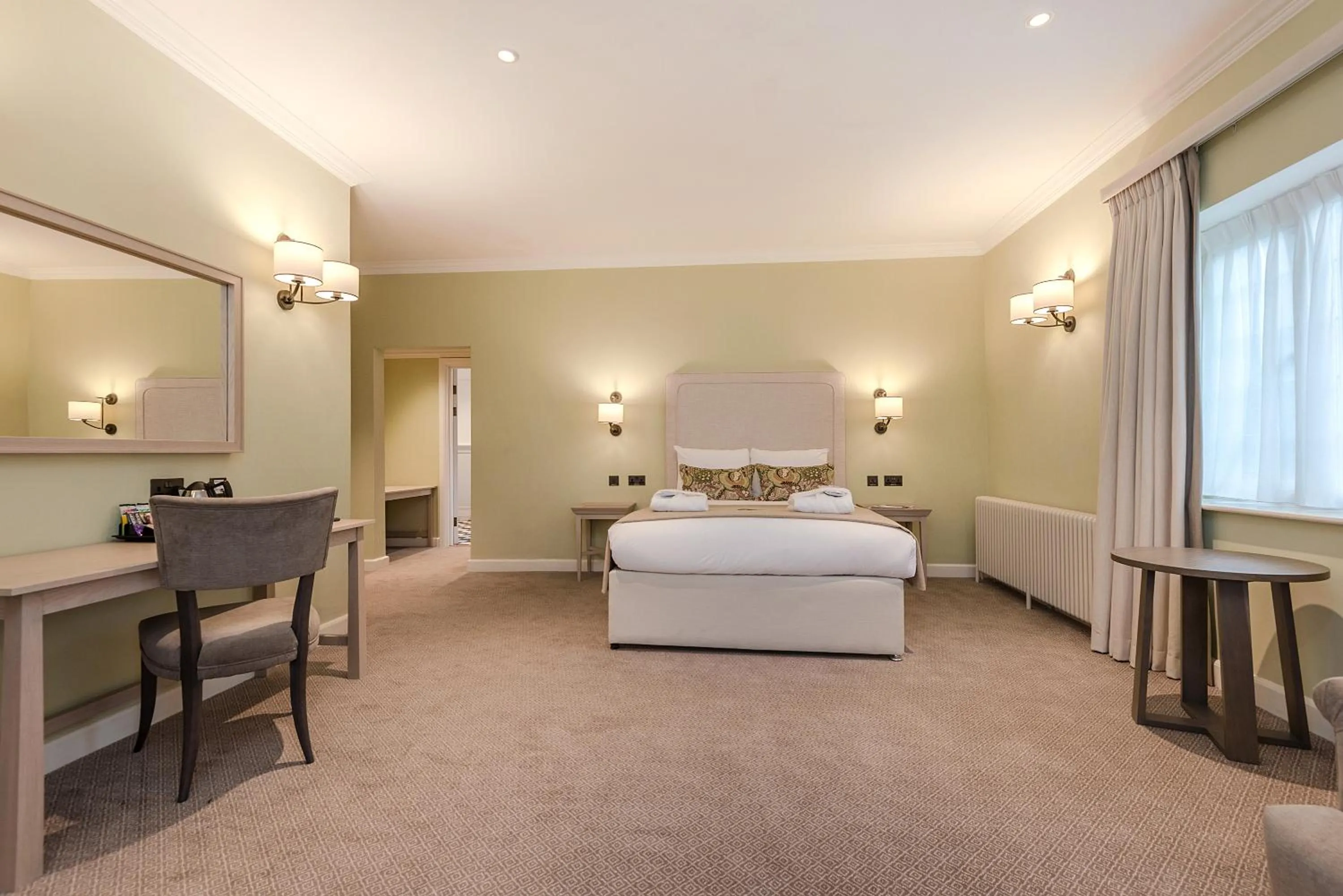 Bedroom, Bed in Edgbaston Park Hotel Birmingham
