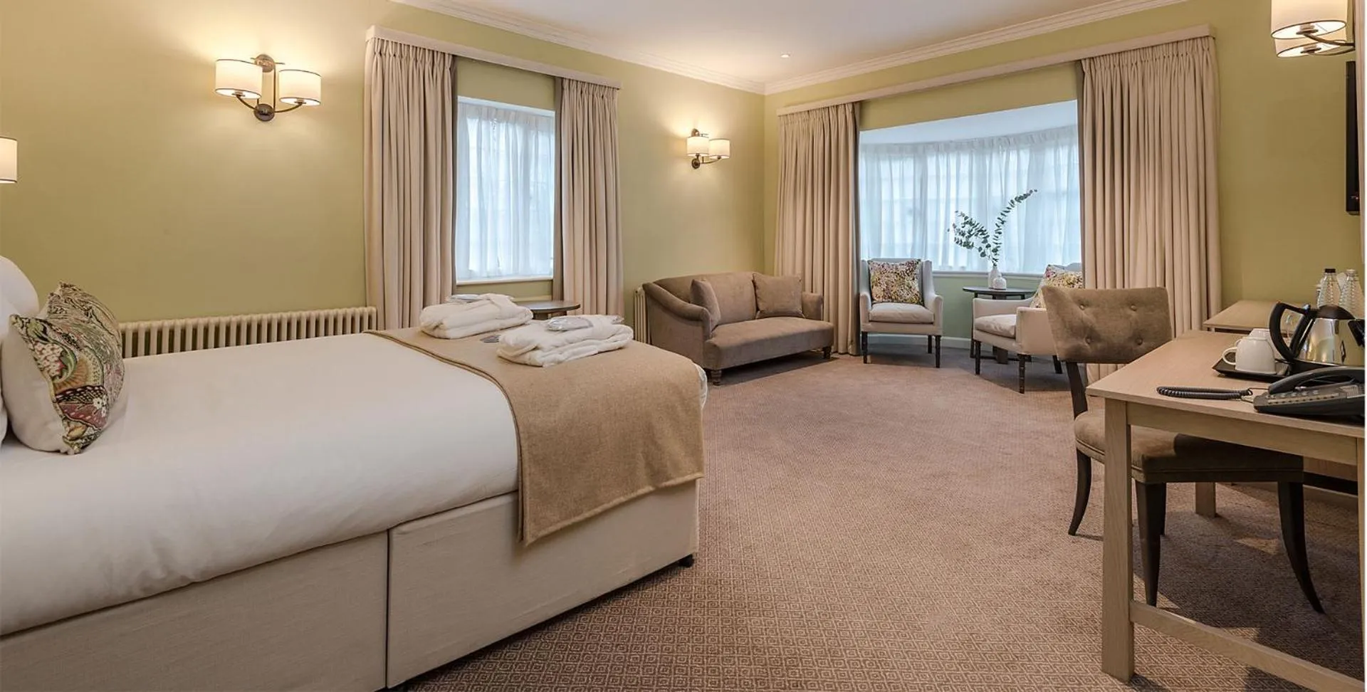 Bedroom, Bed in Edgbaston Park Hotel Birmingham