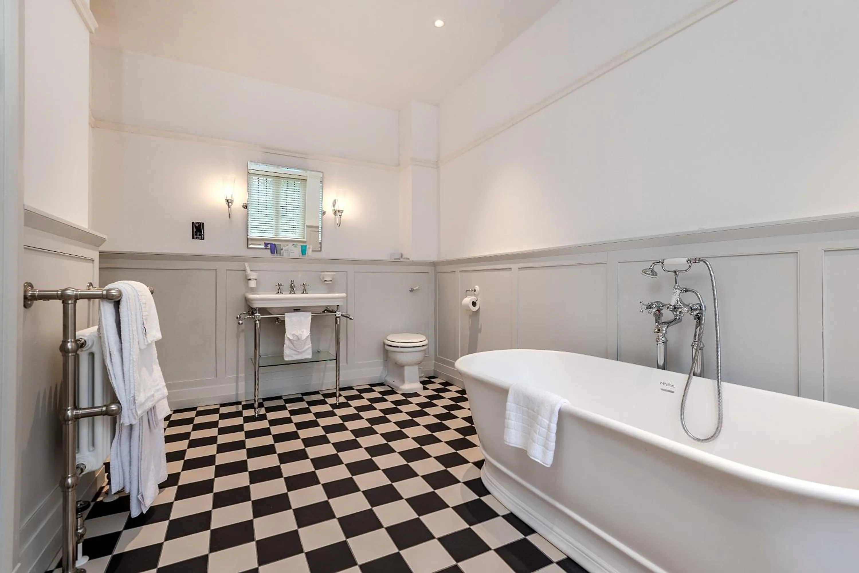 Bathroom in Edgbaston Park Hotel Birmingham