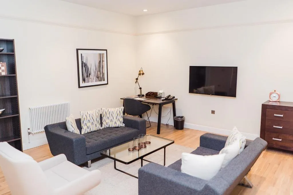 Communal lounge/ TV room in Edgbaston Park Hotel Birmingham