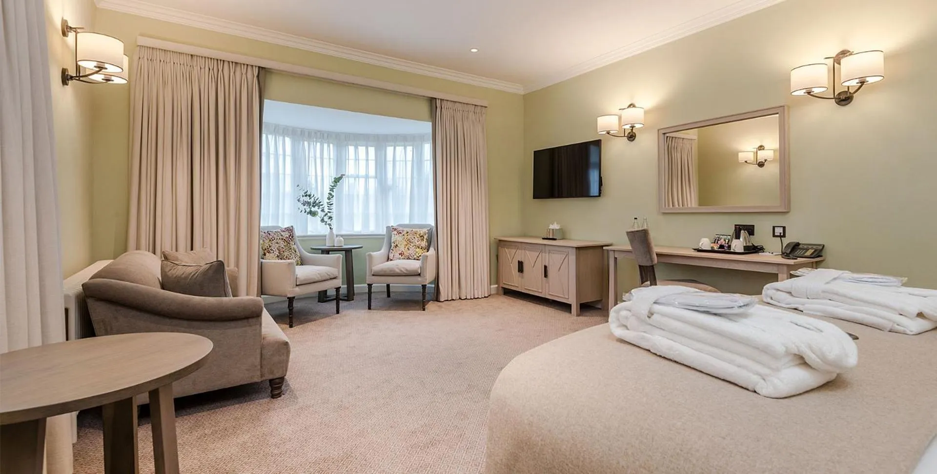 Bedroom, Bed in Edgbaston Park Hotel Birmingham