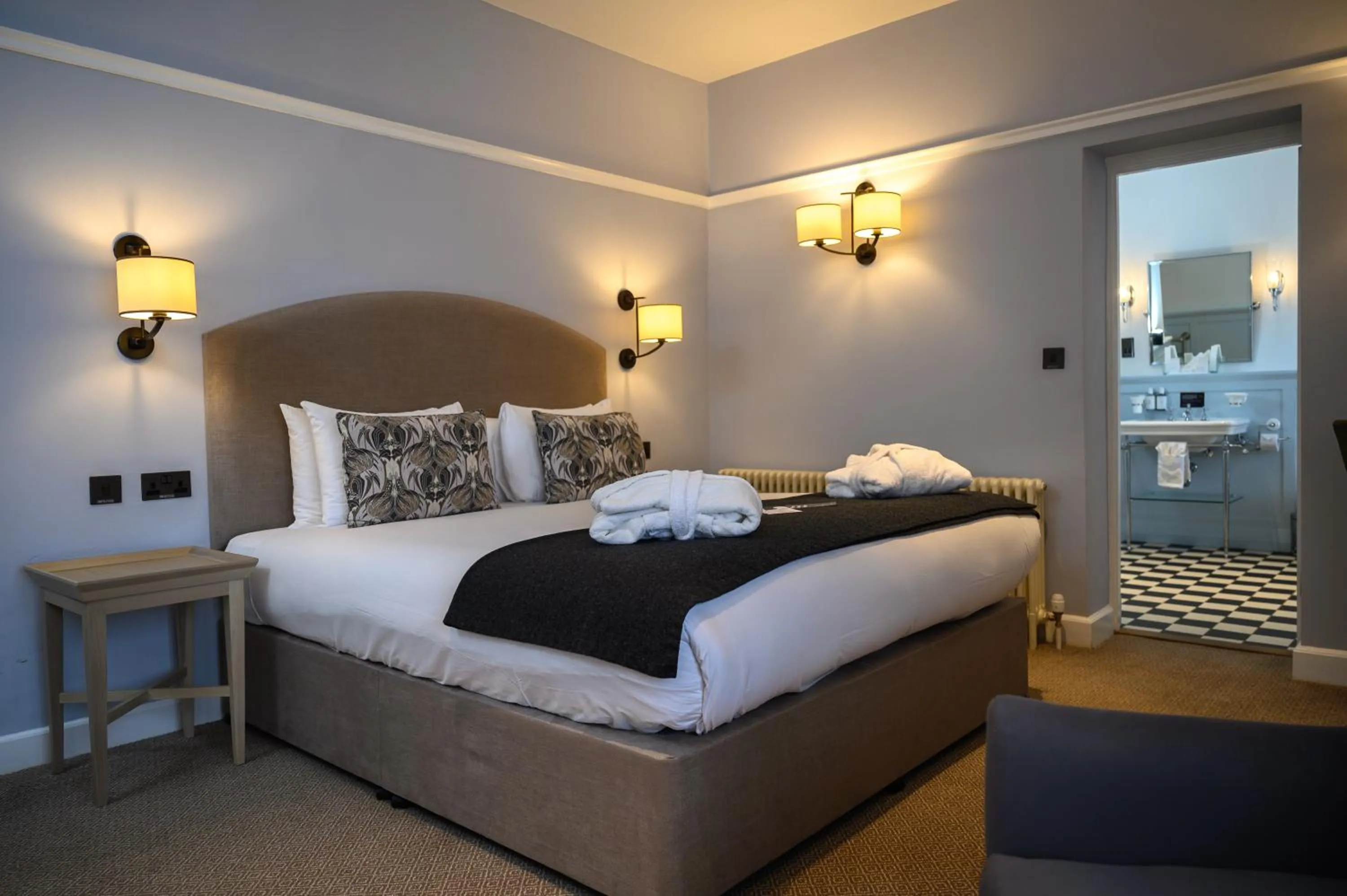 Photo of the whole room, Bed in Edgbaston Park Hotel Birmingham