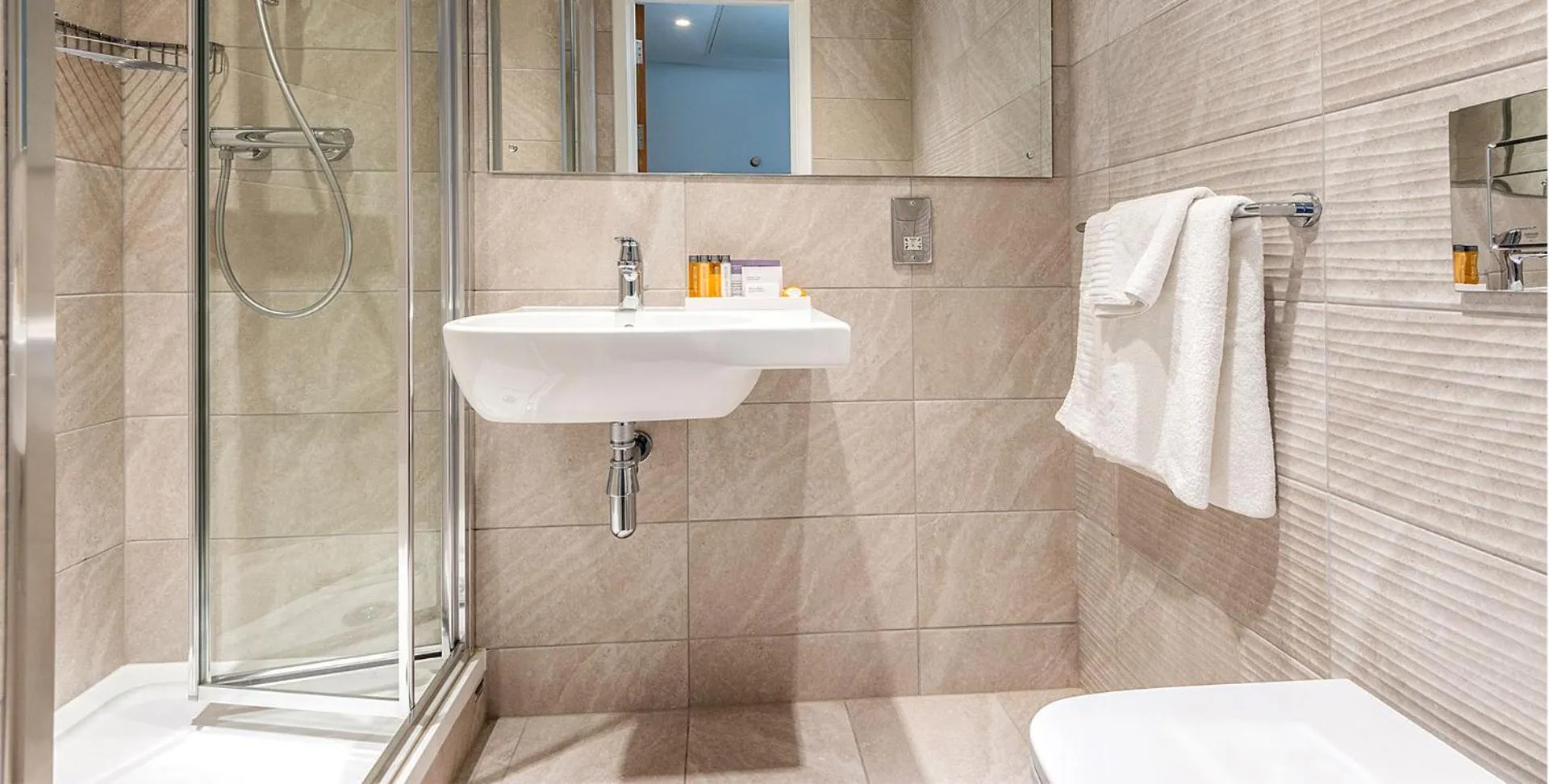 Bathroom in Edgbaston Park Hotel Birmingham