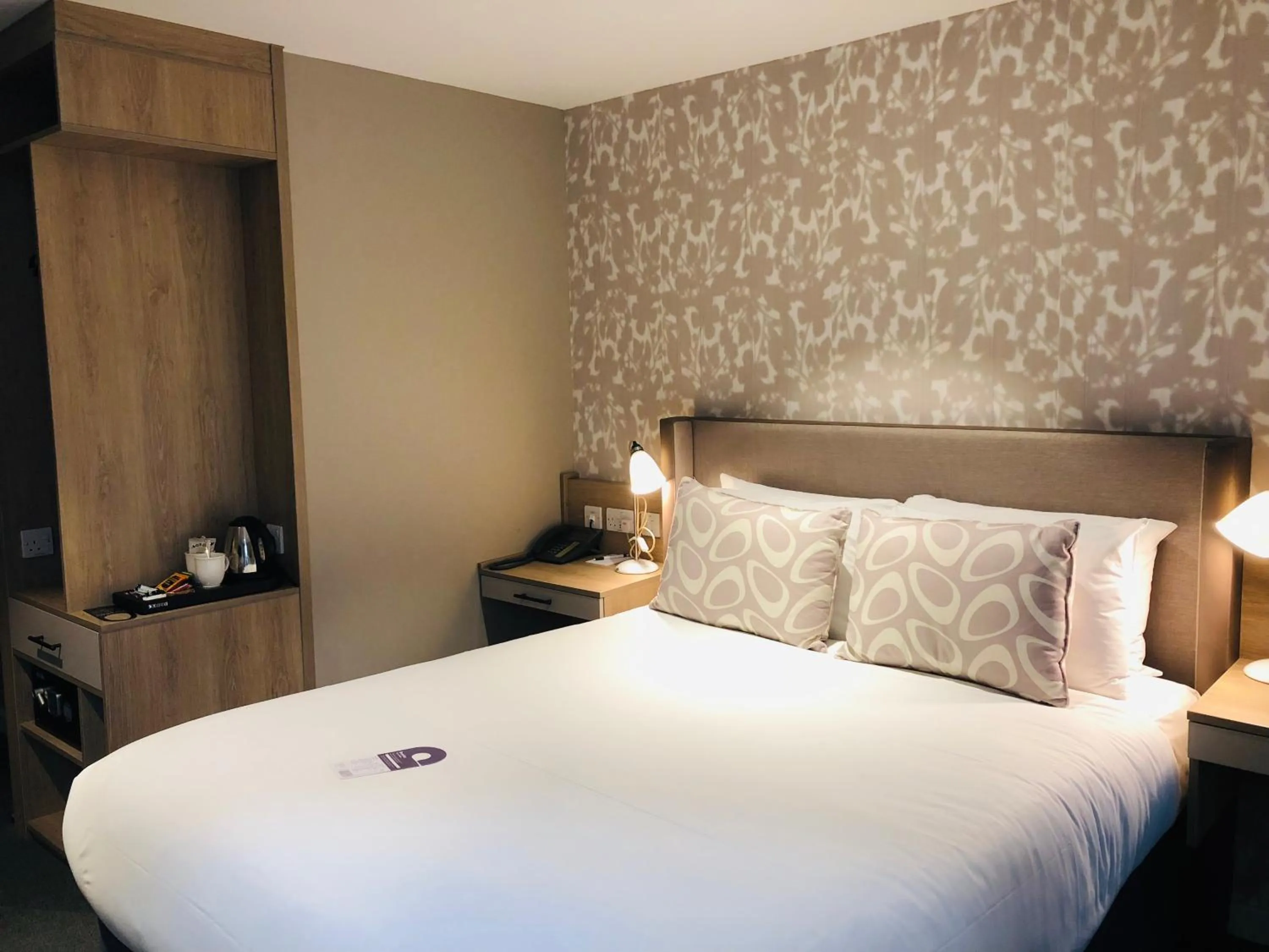 Bedroom, Bed in Edgbaston Park Hotel Birmingham