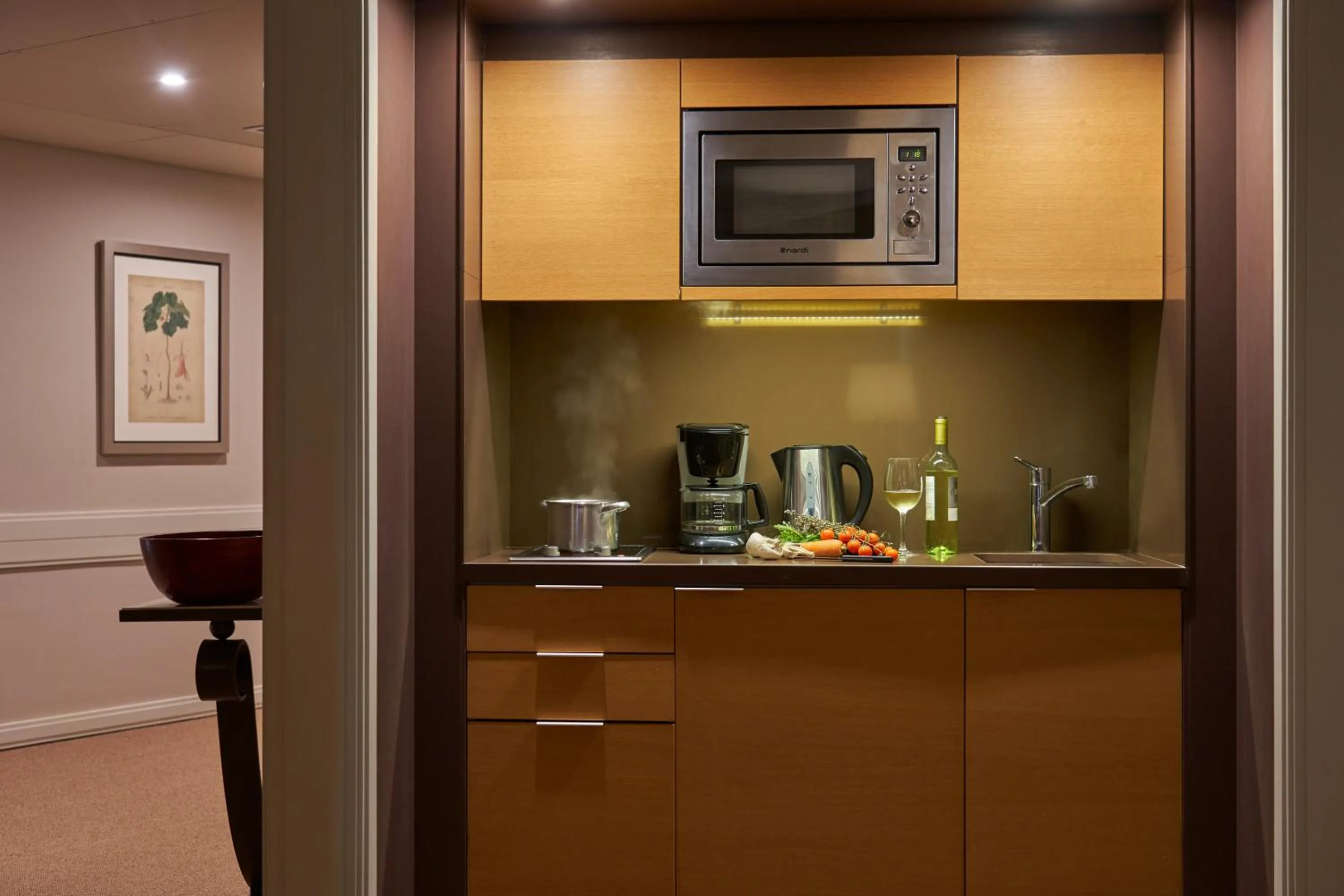 Kitchen or kitchenette in Suite Hotel Eden Mar - PortoBay