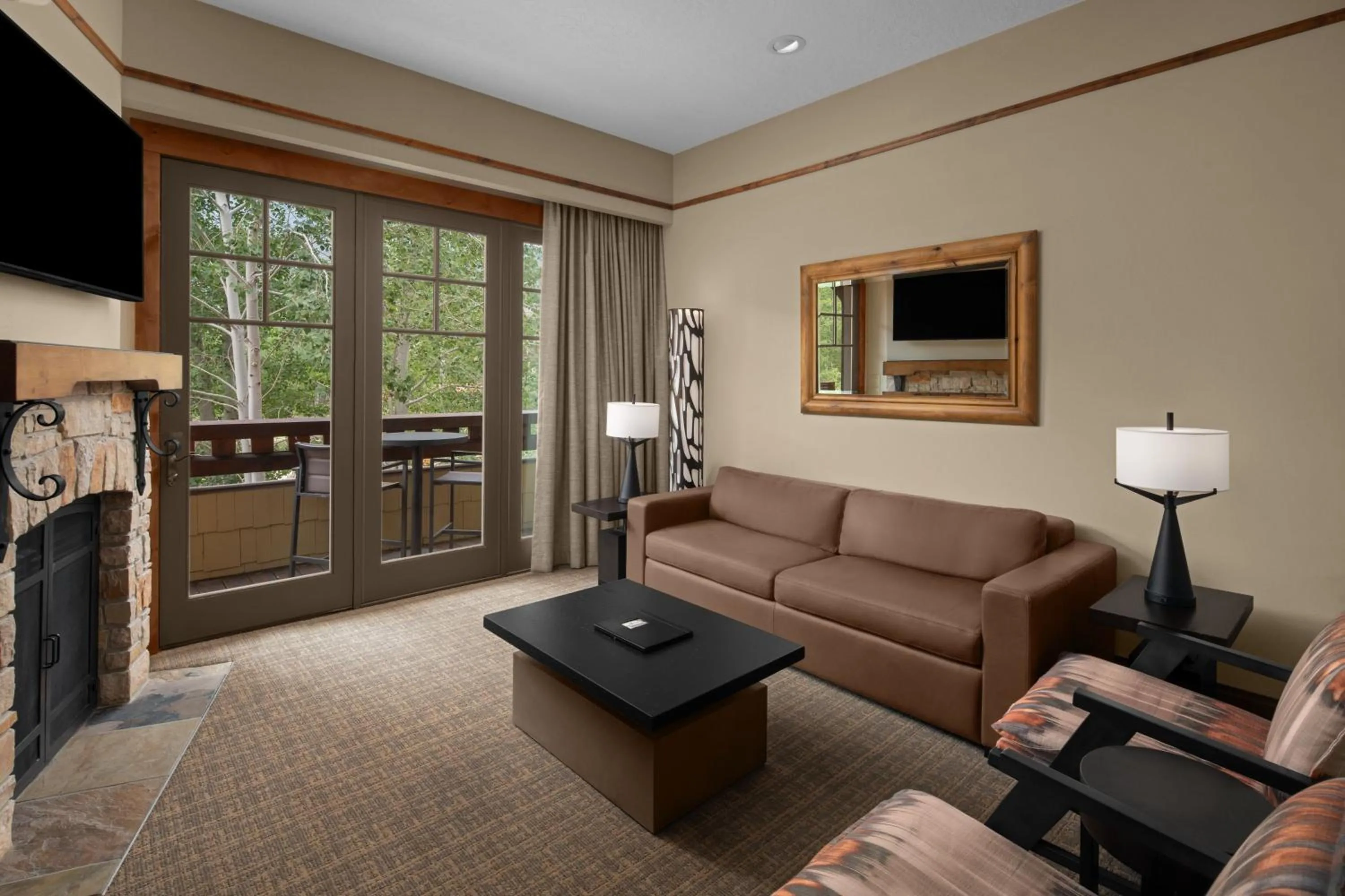 Living room in Hotel Park City, Autograph Collection