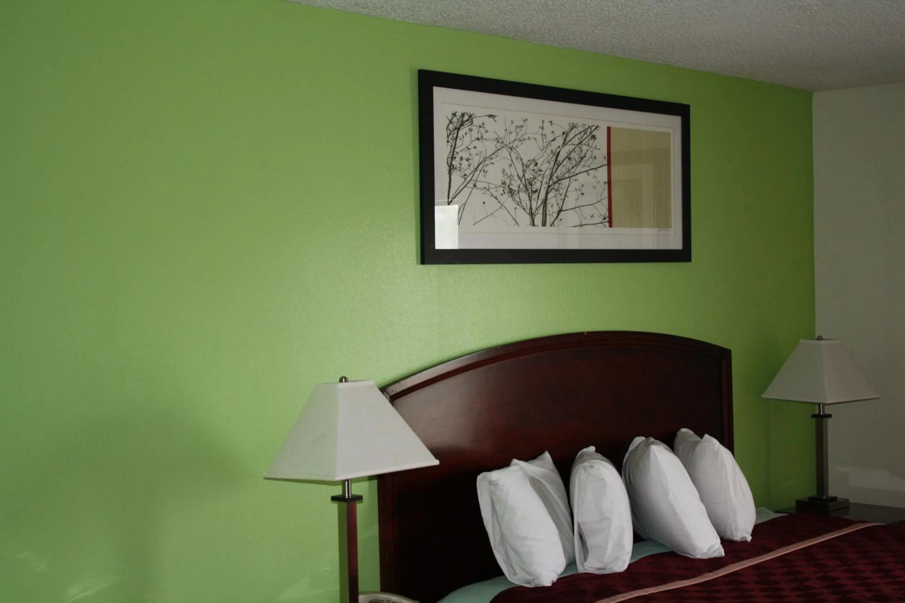 Photo of the whole room, Bed in Executive Inn and Suites Wichita Falls