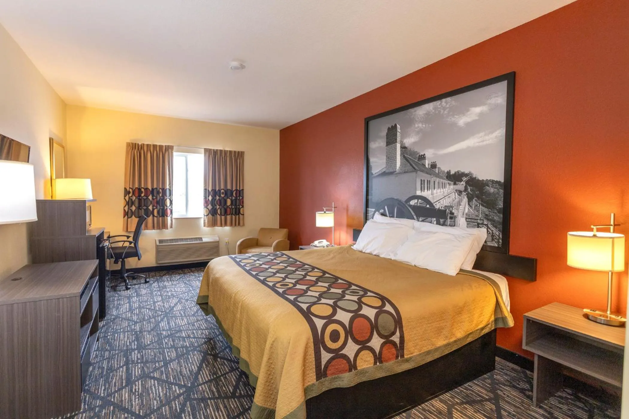 Photo of the whole room, Bed in Super 8 by Wyndham Big Rapids