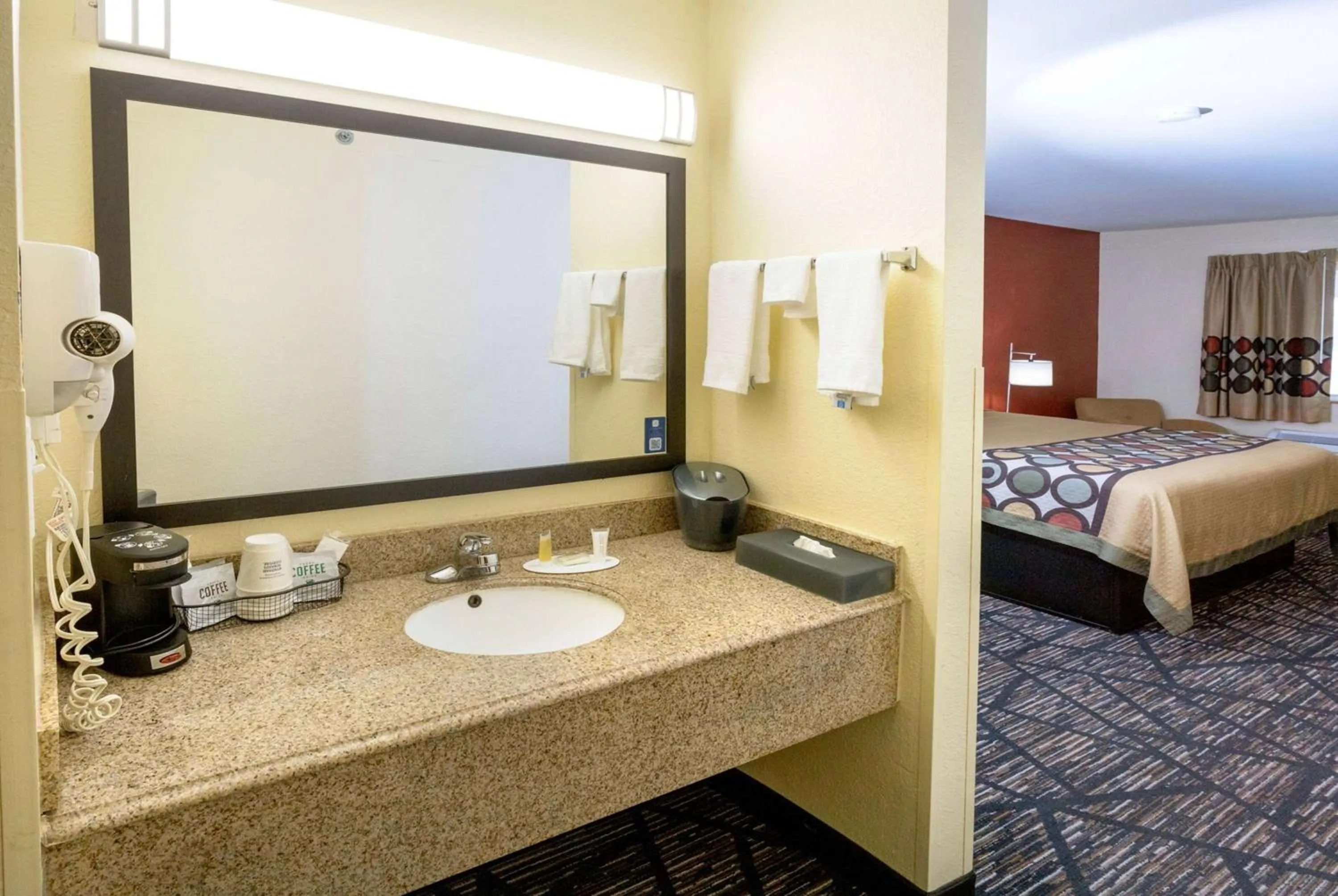 Photo of the whole room, Bed in Super 8 by Wyndham Big Rapids