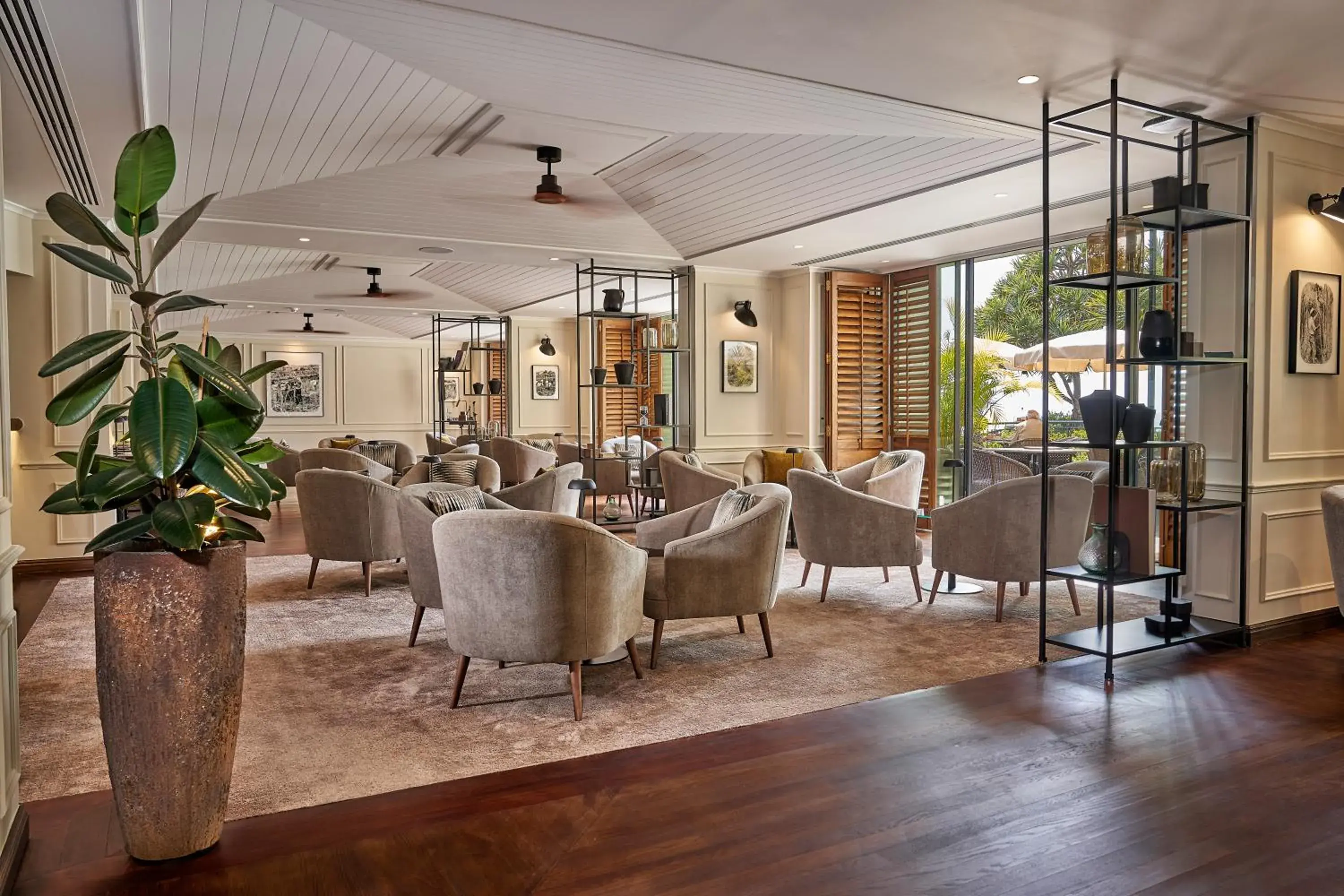 Lounge or bar in The Cliff Bay - PortoBay Lounge or bar in The Cliff Bay - PortoBay