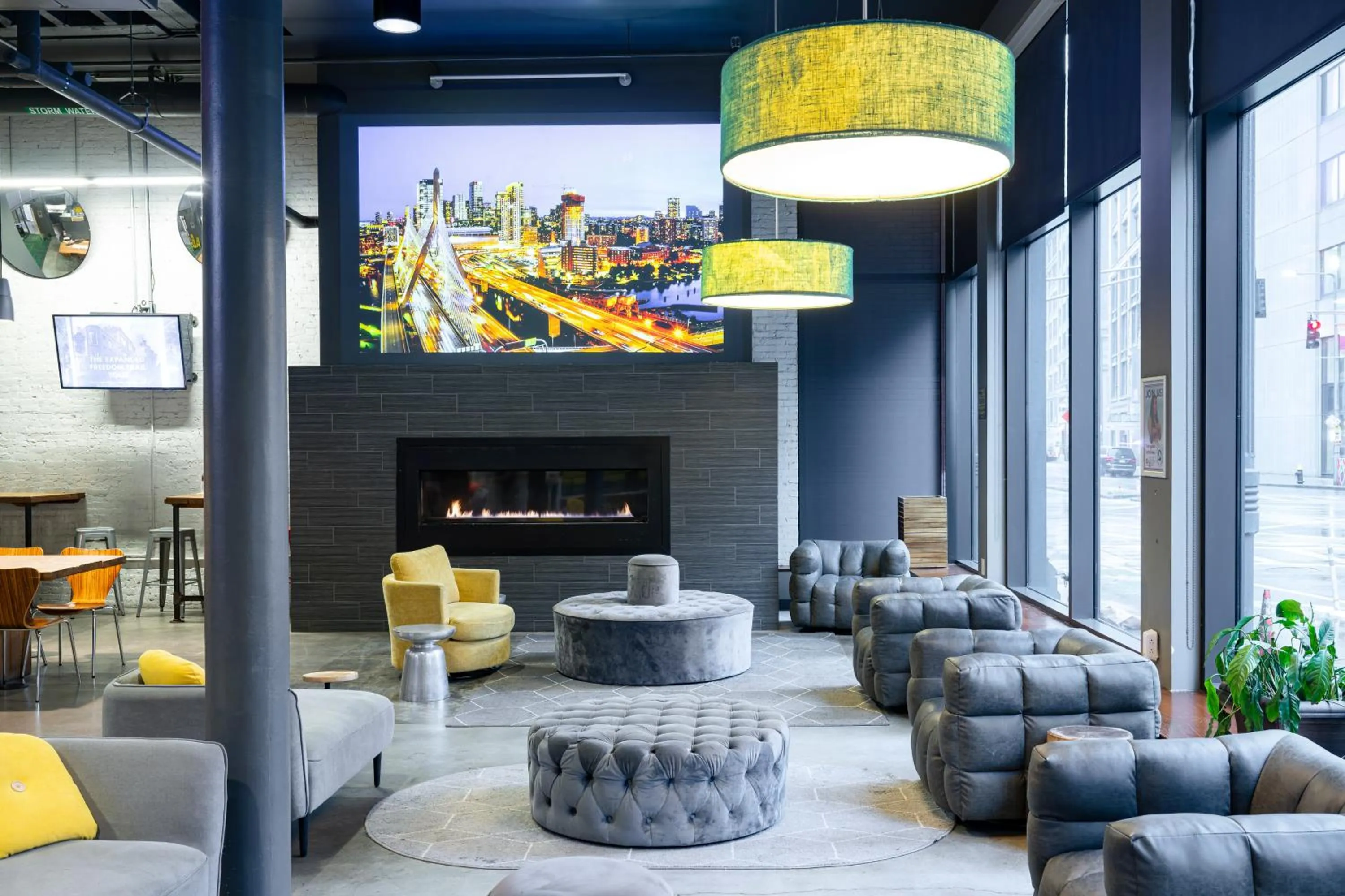 Lobby or reception in HI Boston Hostel