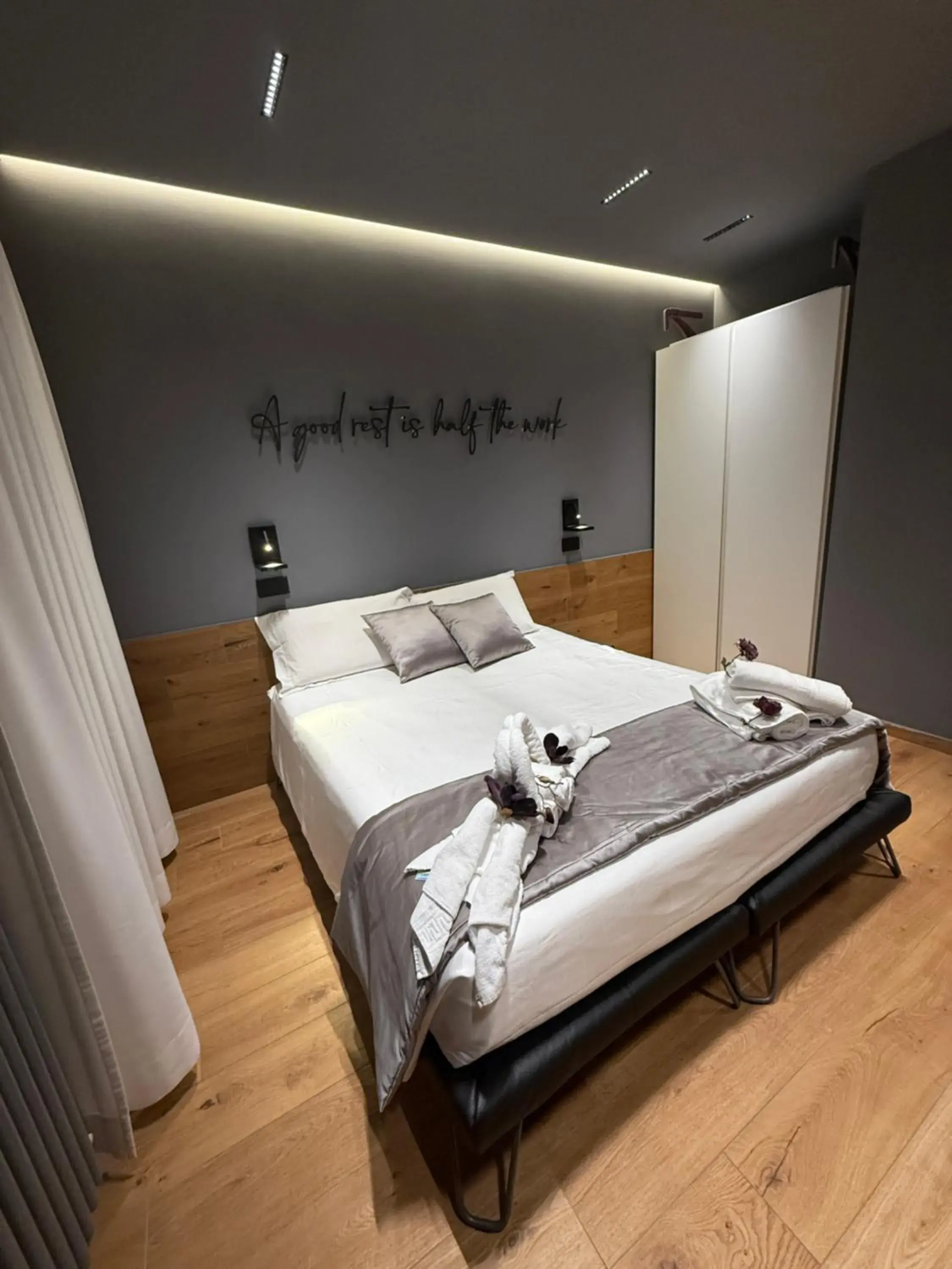 Double or Twin Room with Extra Bed - single occupancy in Maison Saint Honorè Double or Twin Room with Extra Bed - single occupancy in Maison Saint Honorè