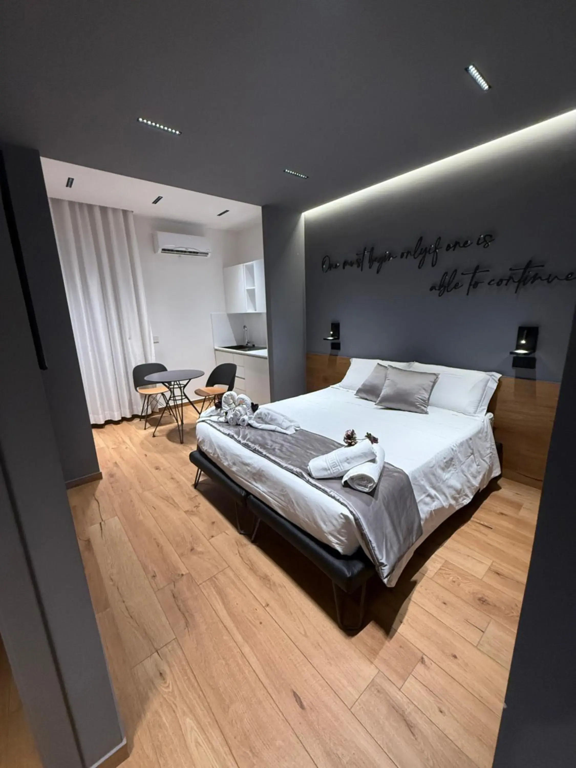Deluxe Double or Twin Room with Balcony - single occupancy in Maison Saint Honorè Deluxe Double or Twin Room with Balcony - single occupancy in Maison Saint Honorè