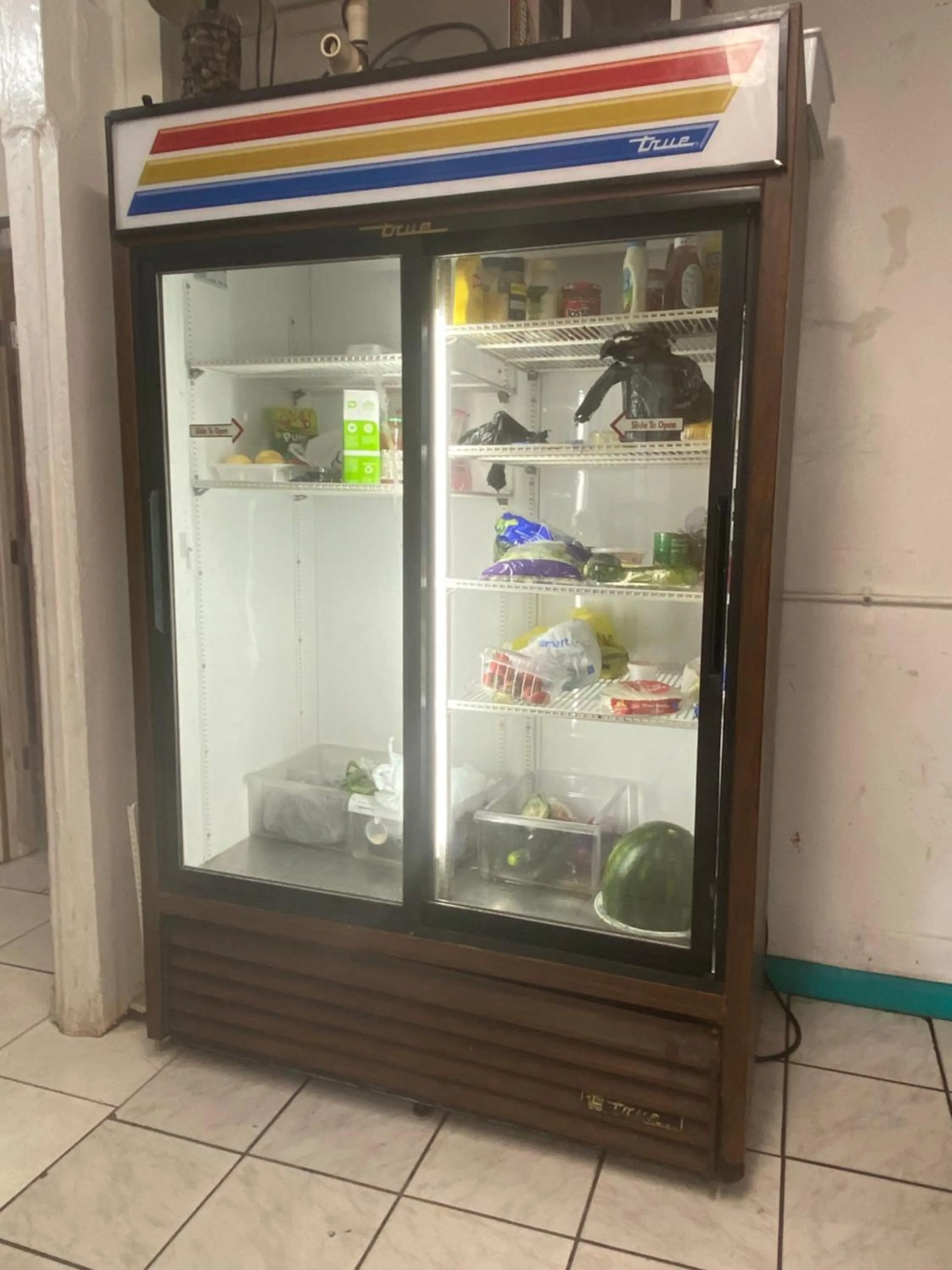 kitchen in Hoosville Hostel (Formerly The Everglades Hostel)