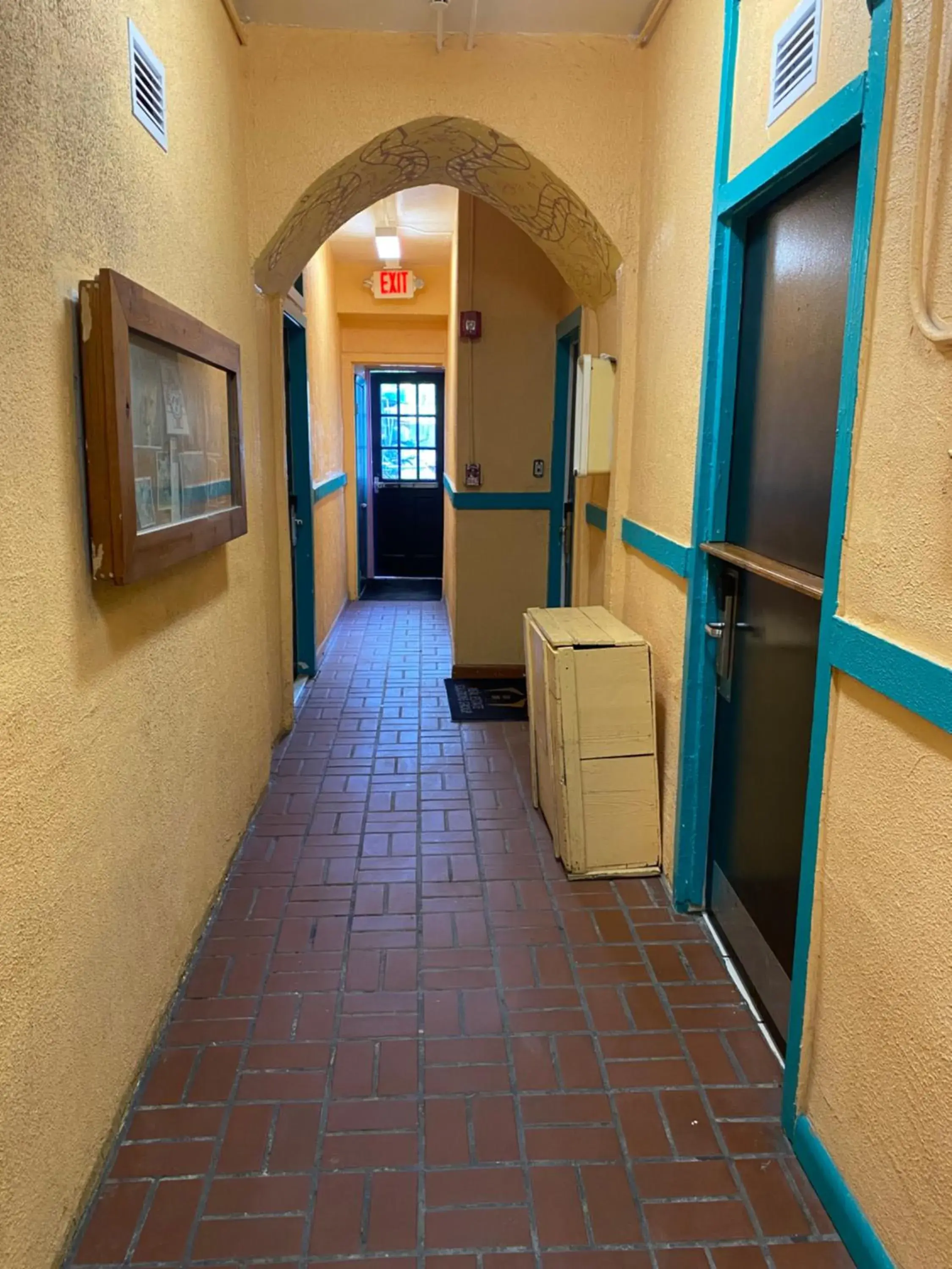 Facade/entrance in Hoosville Hostel (Formerly The Everglades Hostel) Facade/entrance in Hoosville Hostel (Formerly The Everglades Hostel)