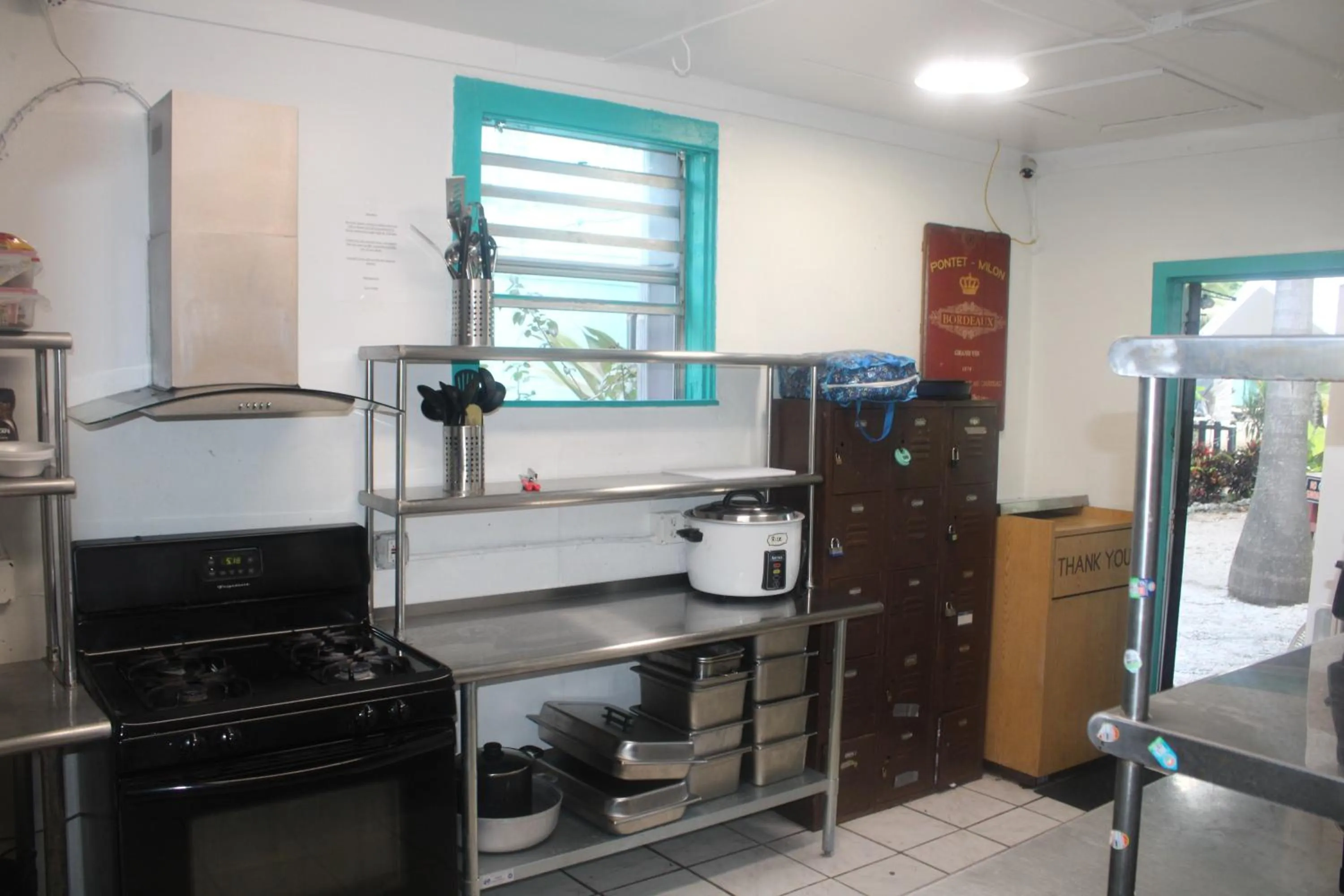 kitchen in Hoosville Hostel (Formerly The Everglades Hostel)