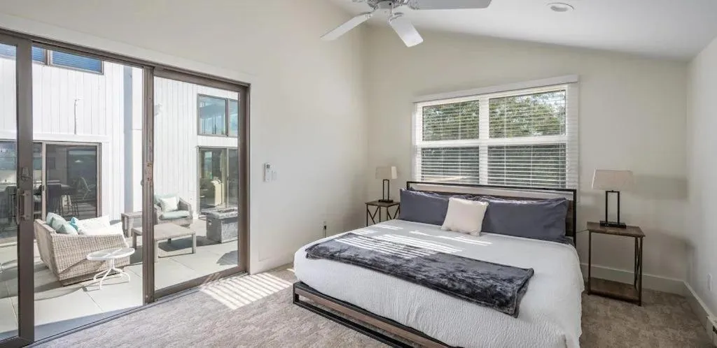 Bed in Townhouses & Captain's Quarters