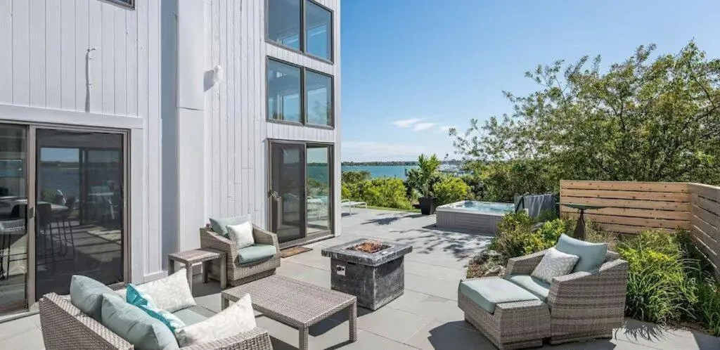 Townhouses & Captain's Quarters