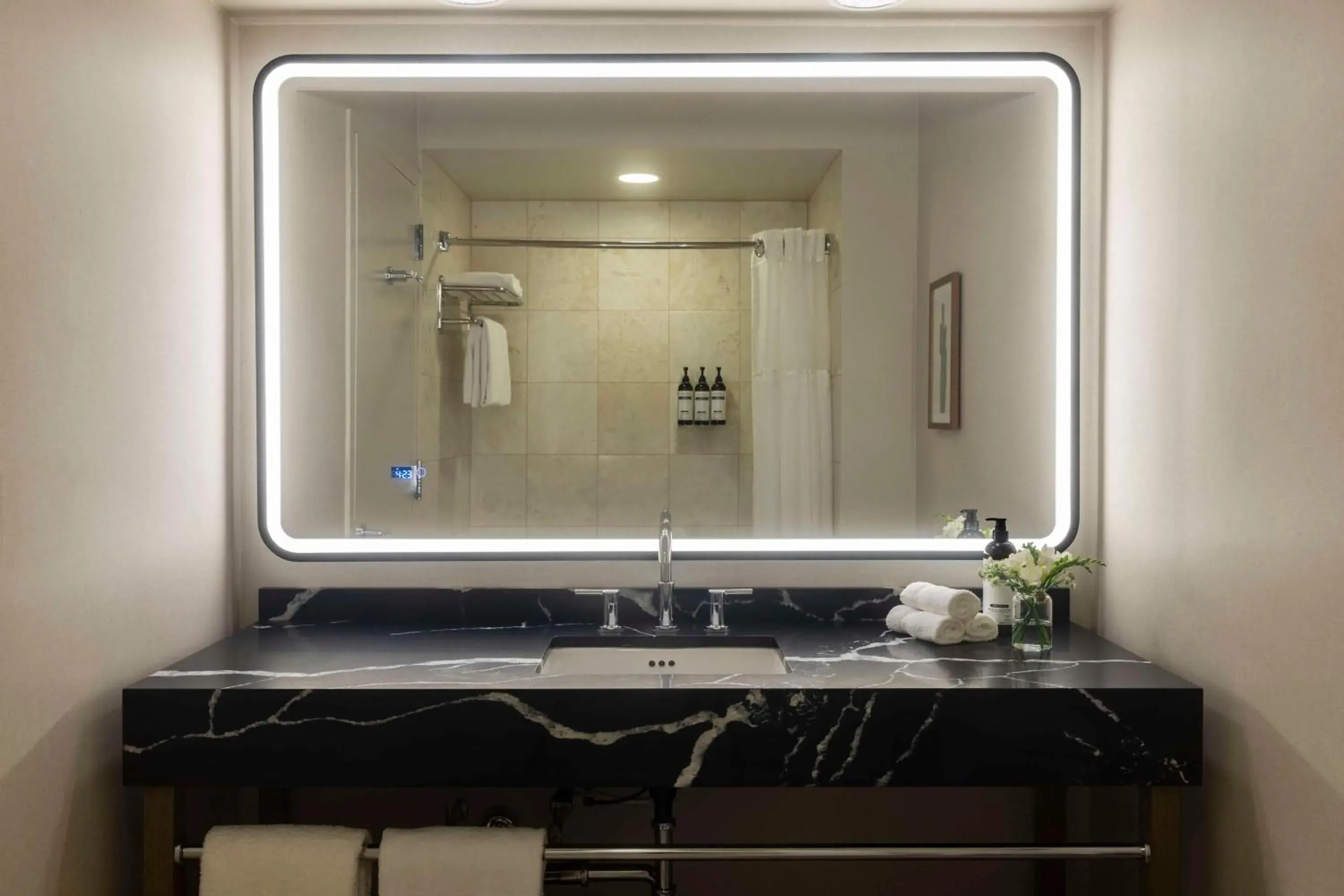 Deluxe Queen Room with Two Queen Beds in Hyatt Regency Greenwich Deluxe Queen Room with Two Queen Beds in Hyatt Regency Greenwich