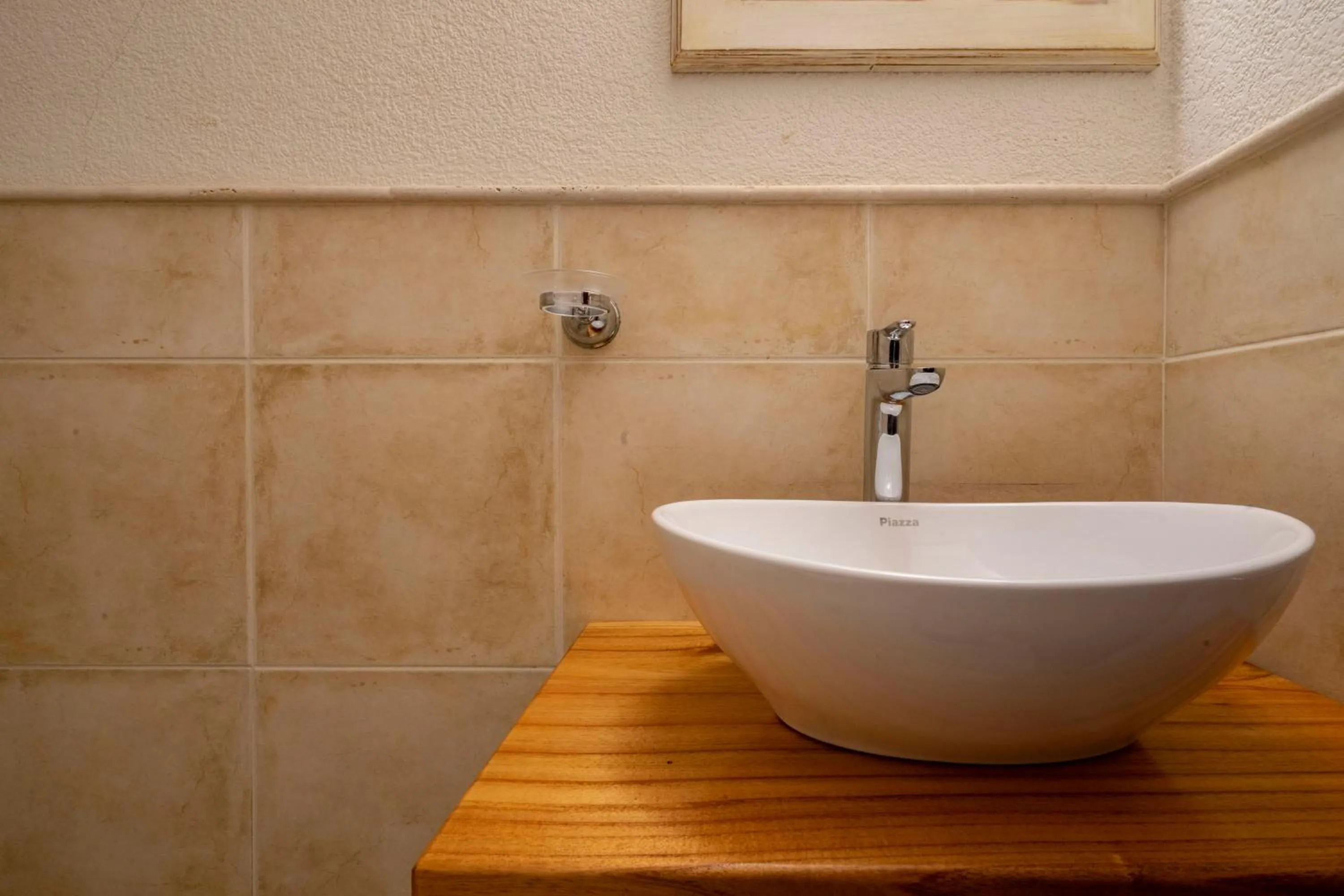 Valeria House Rental Suites