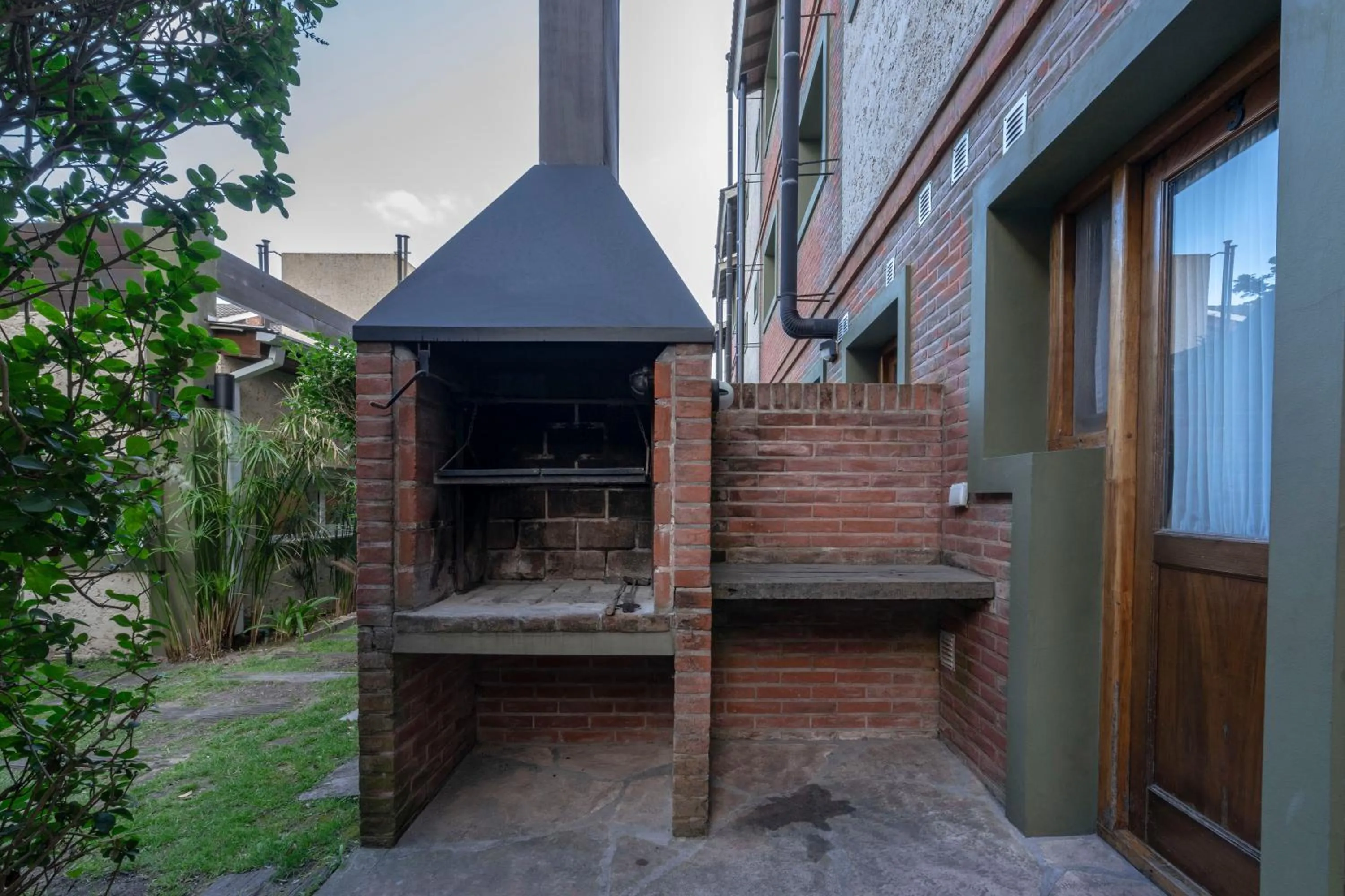 BBQ facilities in Valeria House Rental Suites