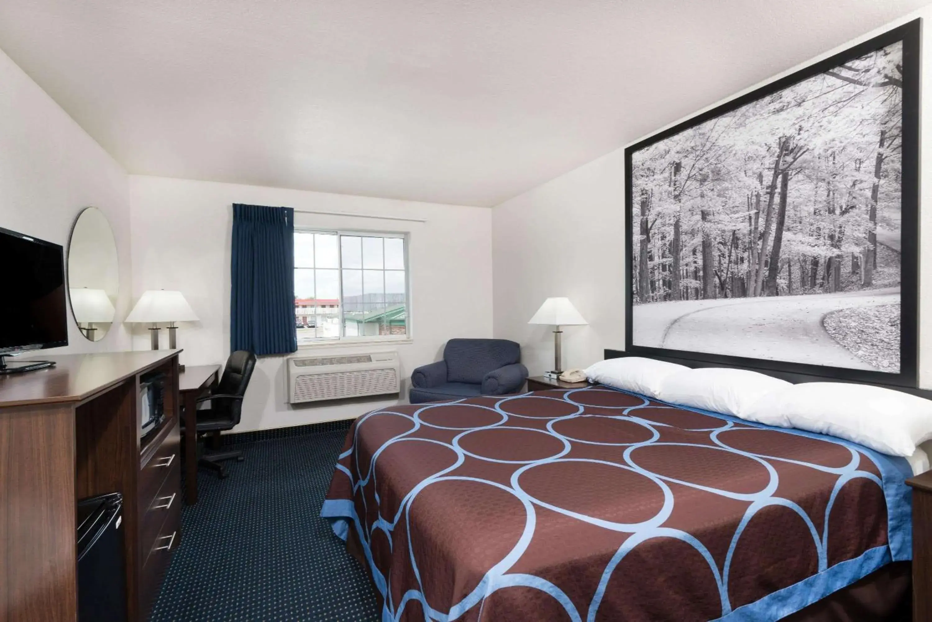 Photo of the whole room, Bed in Super 8 by Wyndham Greenfield Photo of the whole room, Bed in Super 8 by Wyndham Greenfield