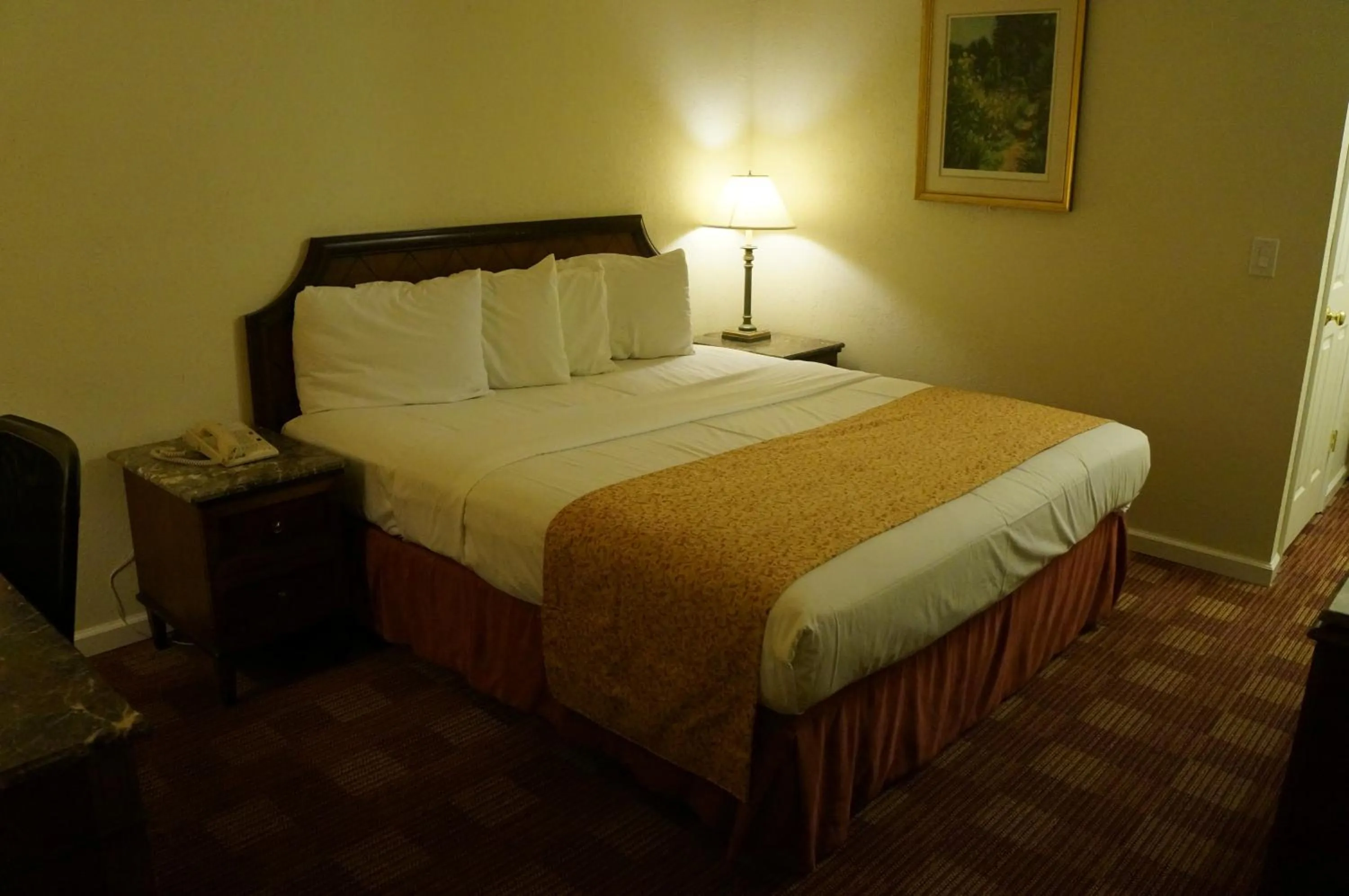 Bed in Waterford Inn