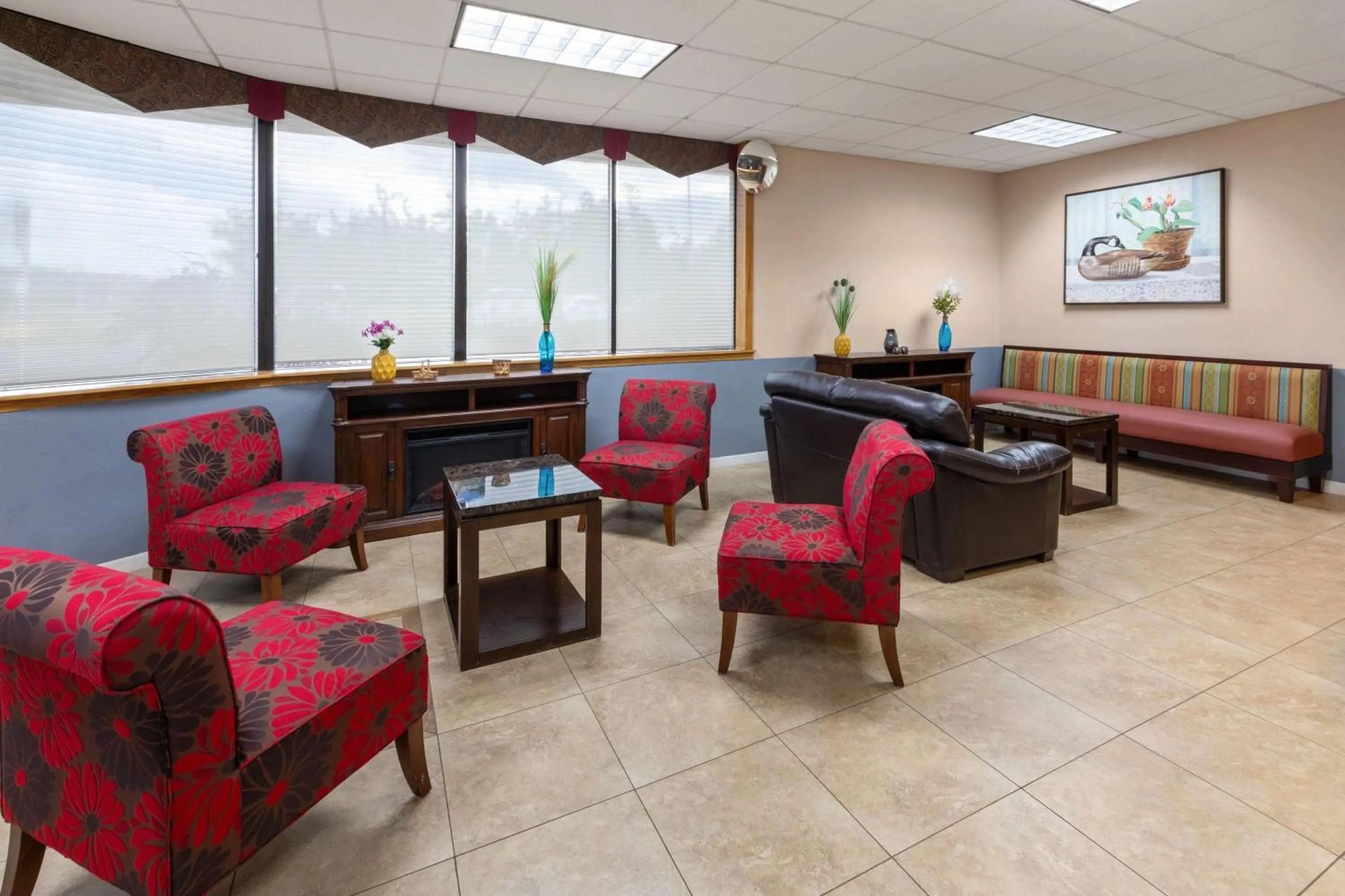 Lobby or reception in Ramada by Wyndham Grayling Hotel & Conference Center