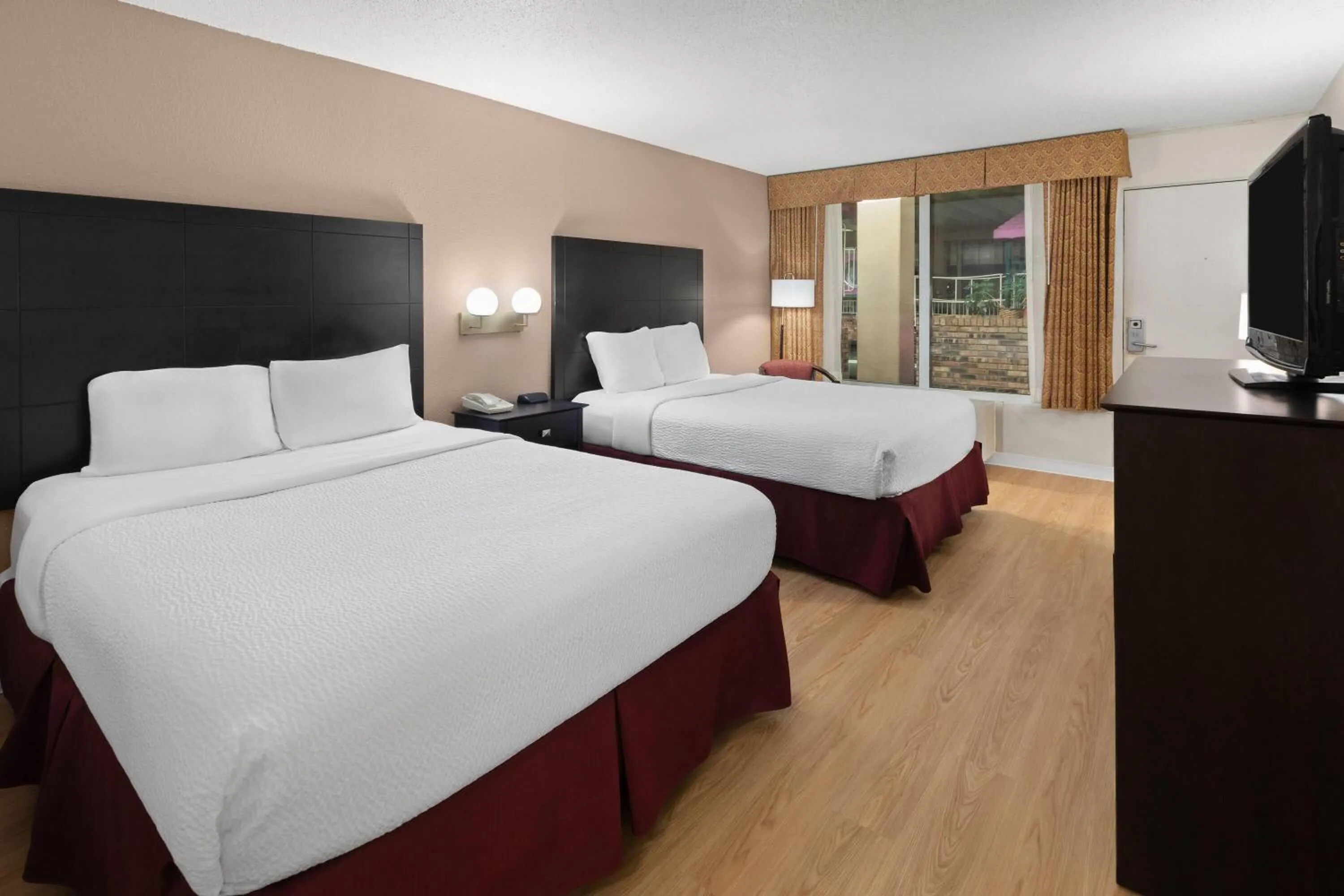 Photo of the whole room, Bed in Ramada by Wyndham Grayling Hotel & Conference Center